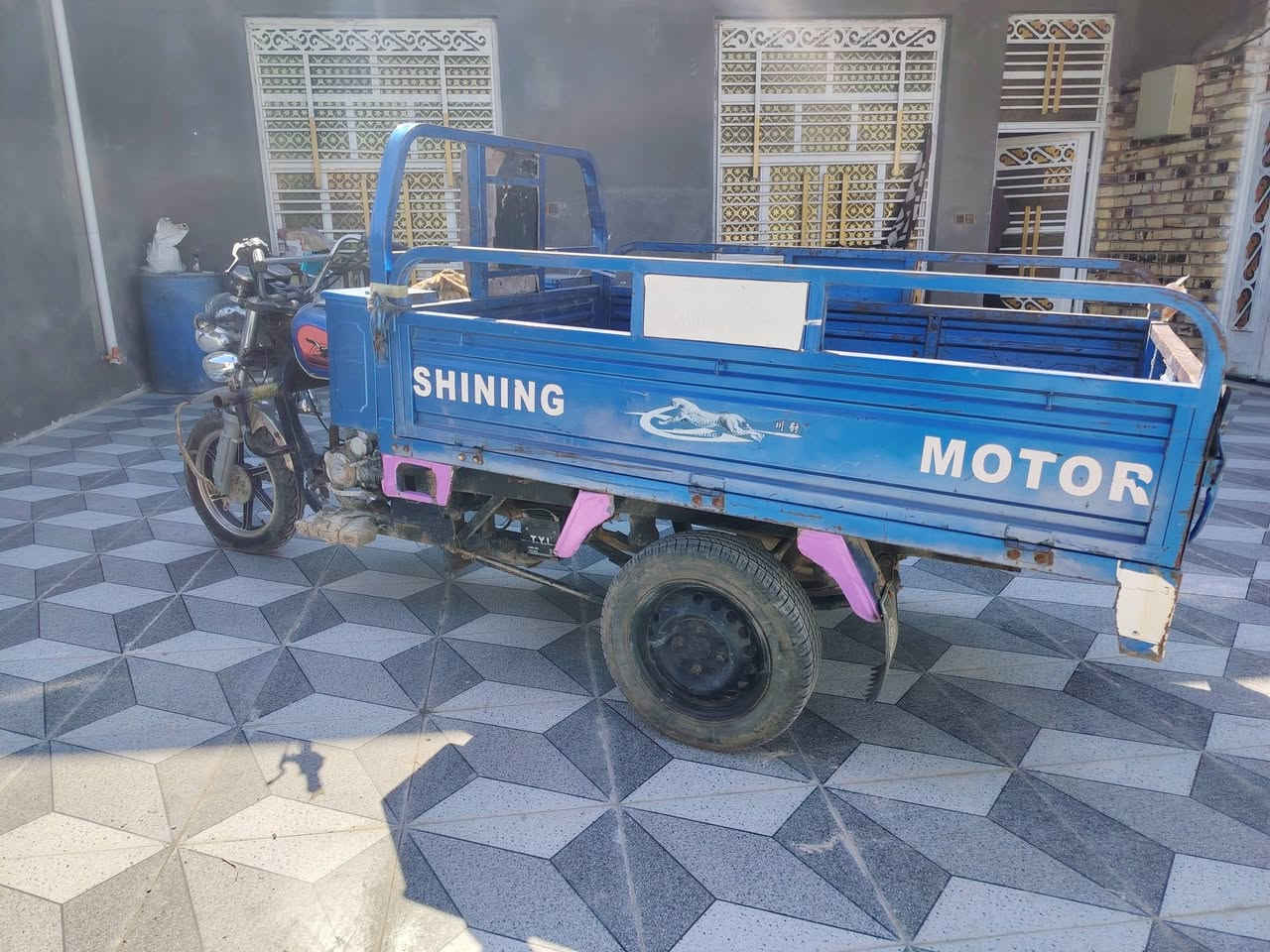 ستوته مديل 21 أوراق اصوليه مكان قرب العلويه شريفه بنت الحسن السعر 1500   ***********
