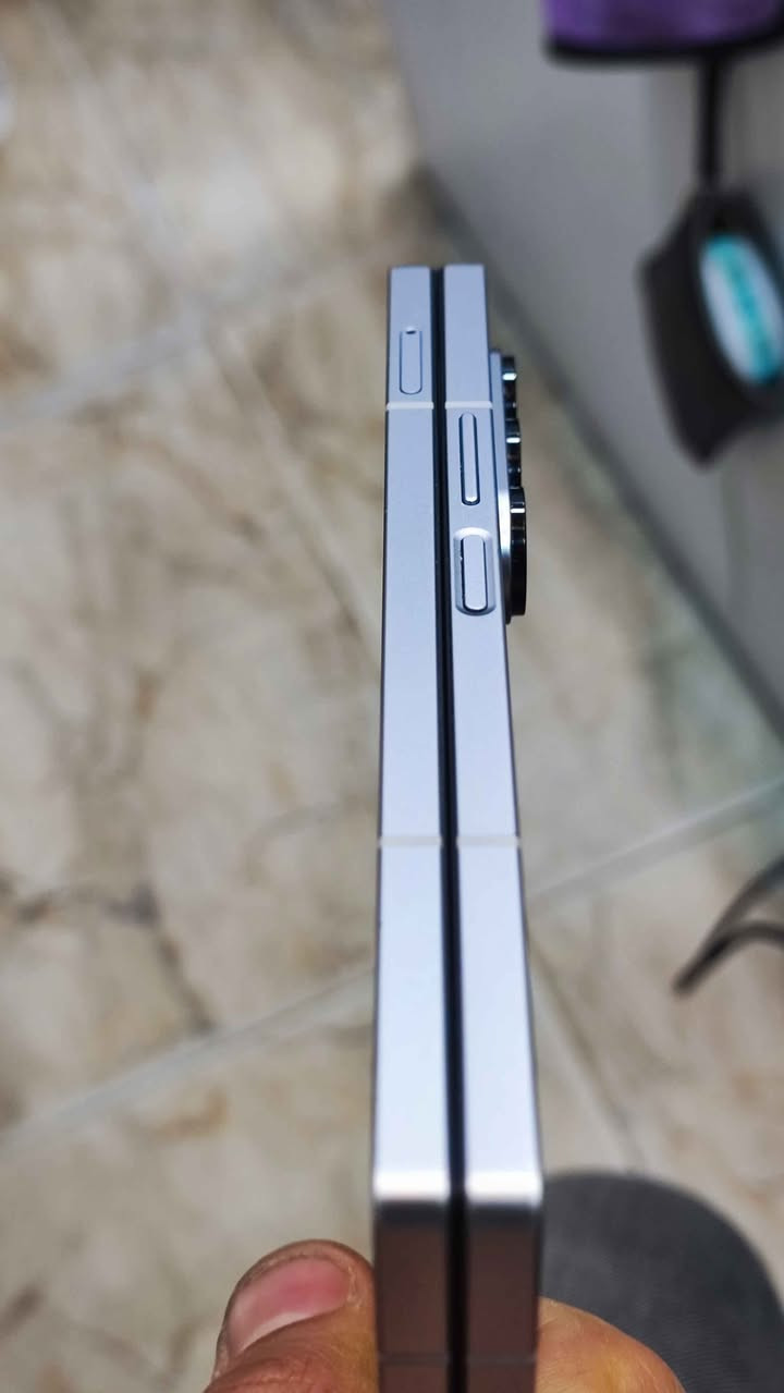 كلاكسي زد فولد 6 ذاكرة 256 كيكا رام 12 مستعمل قليل ومع كامل الغراض مكاني كركوك رقم الهاتف #*********** كركوك, العراق
