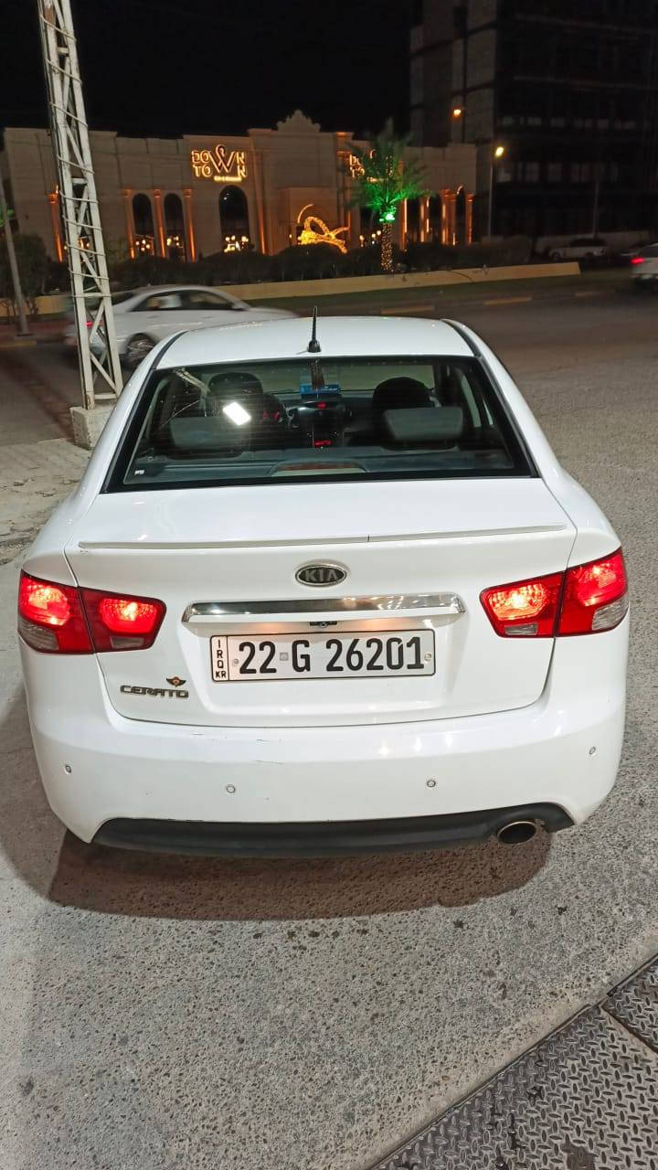 السلام عليكم
سـيـراتو مـوديل2012  
محرك 1.6 cc
كير اوتو و عادي 6 نمر ،  ABS
شفتات استيرن
تحكمات استيرن جهتين
ويل  حجم15تخم تاير بلجيس

تبريد بيانو
مري شفط
اشاير بالمري 
يدات استيل
حساسات خلفيه        
 نضام تشغيل عن بعد
تبريد ثلج
دواخل بلجيس زلق مابيهن 
سنوية جديدة رقم اربيل تحويل او وكاله
بيها قطع صبغ فقط بدون ضربه كفاله من ضربه وسياره جاهزه لل اخير 
السعر 95وبيها مجال مكان السياره البصره قضاء الفاو. *********** .
