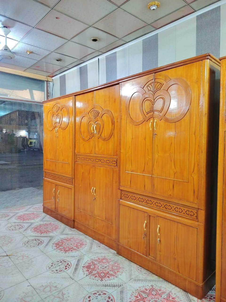 سلام عليكم غرفه ام سته باب طابقين تزكام توب داخل وخارج صاج خمسه ملم ظهر جرجوبه شد برغي شغل جاوي نظافه فول توج مسرح حديث زاويه طابقين بارتفاع الكنتور العنوان ميسان حي العامل قرب صيدليه ومجمع الشاكرين رقم الهاتف ***********بي وتساب عمارة, ميسان
