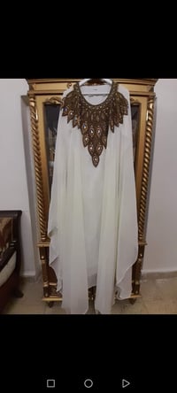 قفطان أبيض • تطريز • مقاس XL