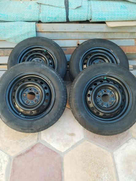 السلام عليكم ويل عادي حديد حجم 15 بي تخم تاير نضيف كلش العنون النجف الكوفه السعر 200 وبيهن مجال
***********
