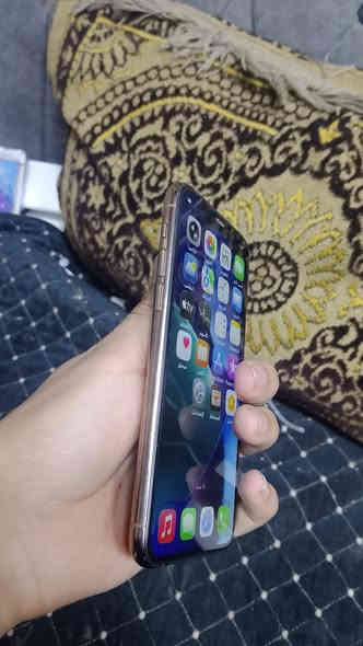 السلام عليكم ايفون 11برو فقط ذاكرة 256 بطارية 71 جهاز واتر مامفتوح فقط سيمكرت واكف فجئة السعر 125الف العنوان بغداد العبيدي الرئاسة شارع 20 للاتصال ***********
