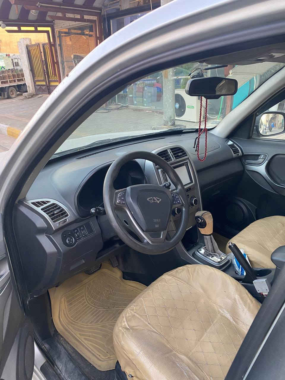 السلام عليكم
شيري تيكو ٢٠١٤ لون سلفر رقم بغداد تحويل ثاني يوم السياره المكينه خير من الله حدادية جديده تبريد شغال ادامه جديده نوزلات وفيت بم وبيه الجاملغ الايمن صبغ السعر ٧٠ وبيه مجال ممتواجد ع الفيس الاتصال ع الرقم ***********
