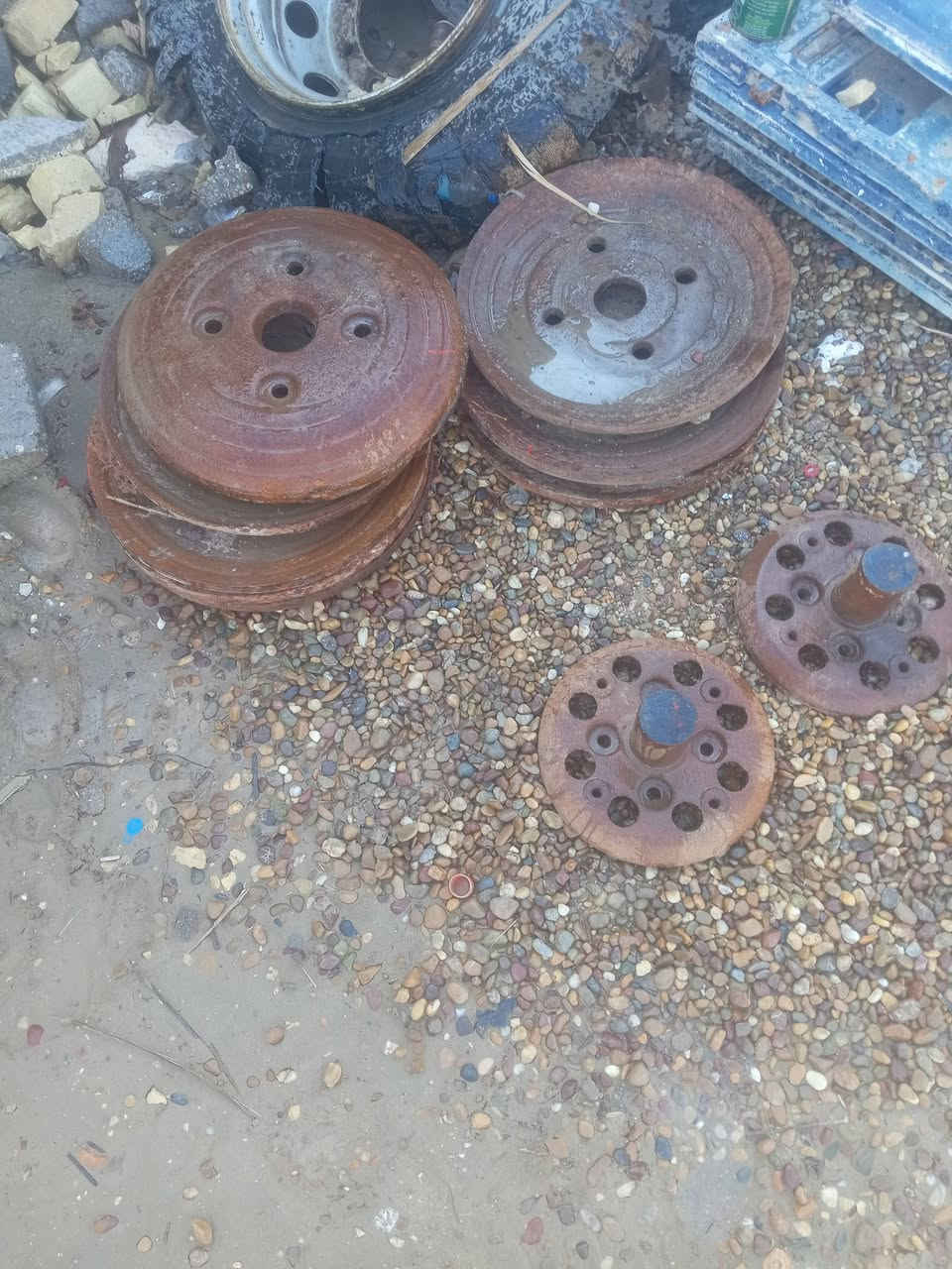 سلام عليكم البيع وياله عنتر زراعية زائد ثكالات  مكان حله جبله السفارة عل هاذه رقمي ٠*********** /***********
