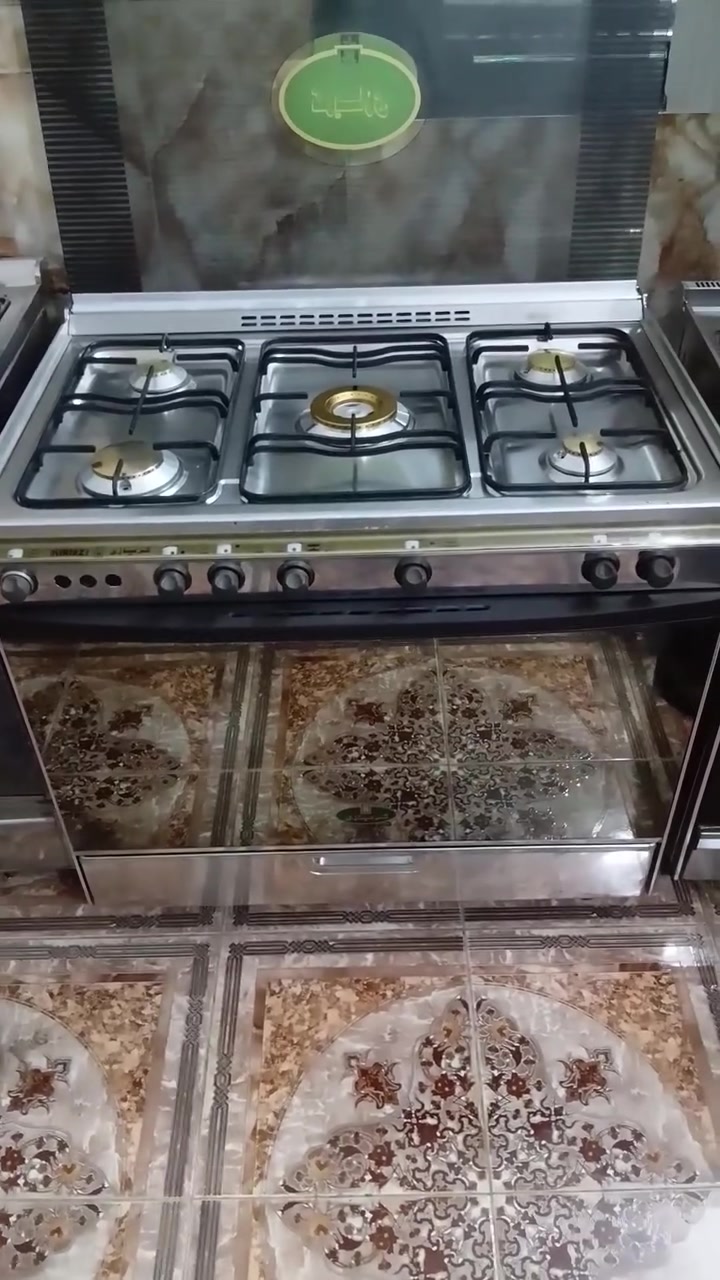 السلام عليكم طباخ نوع كريازي مصري الصنع باب اول شرط الشغل والنظافه والضمان الاستفسار مراسلة الصفحه او الاتصال على الرقم ***********
