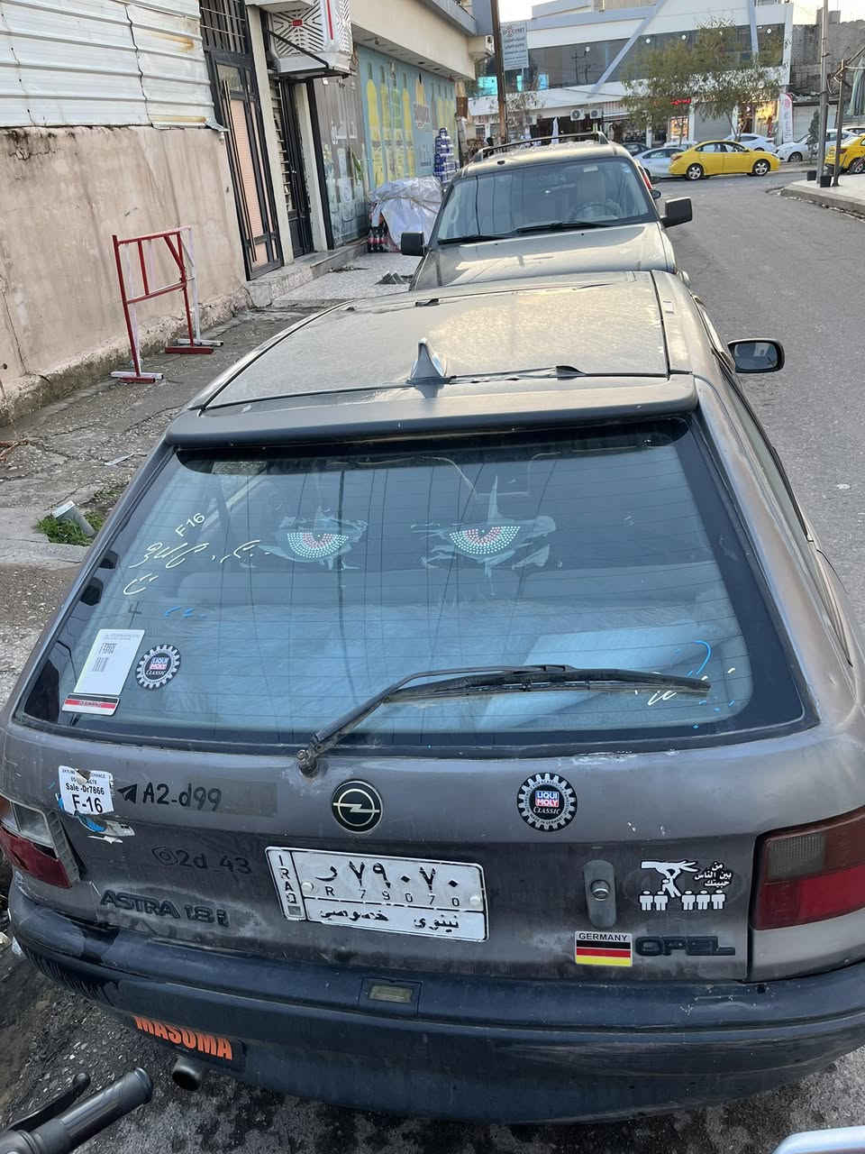 السلام عليكم 
استرا للبيع موديل 1994 محرك 18
كير توماتيك 
طخم جديد وايرمنيه جديده 
السعر 38
***********
