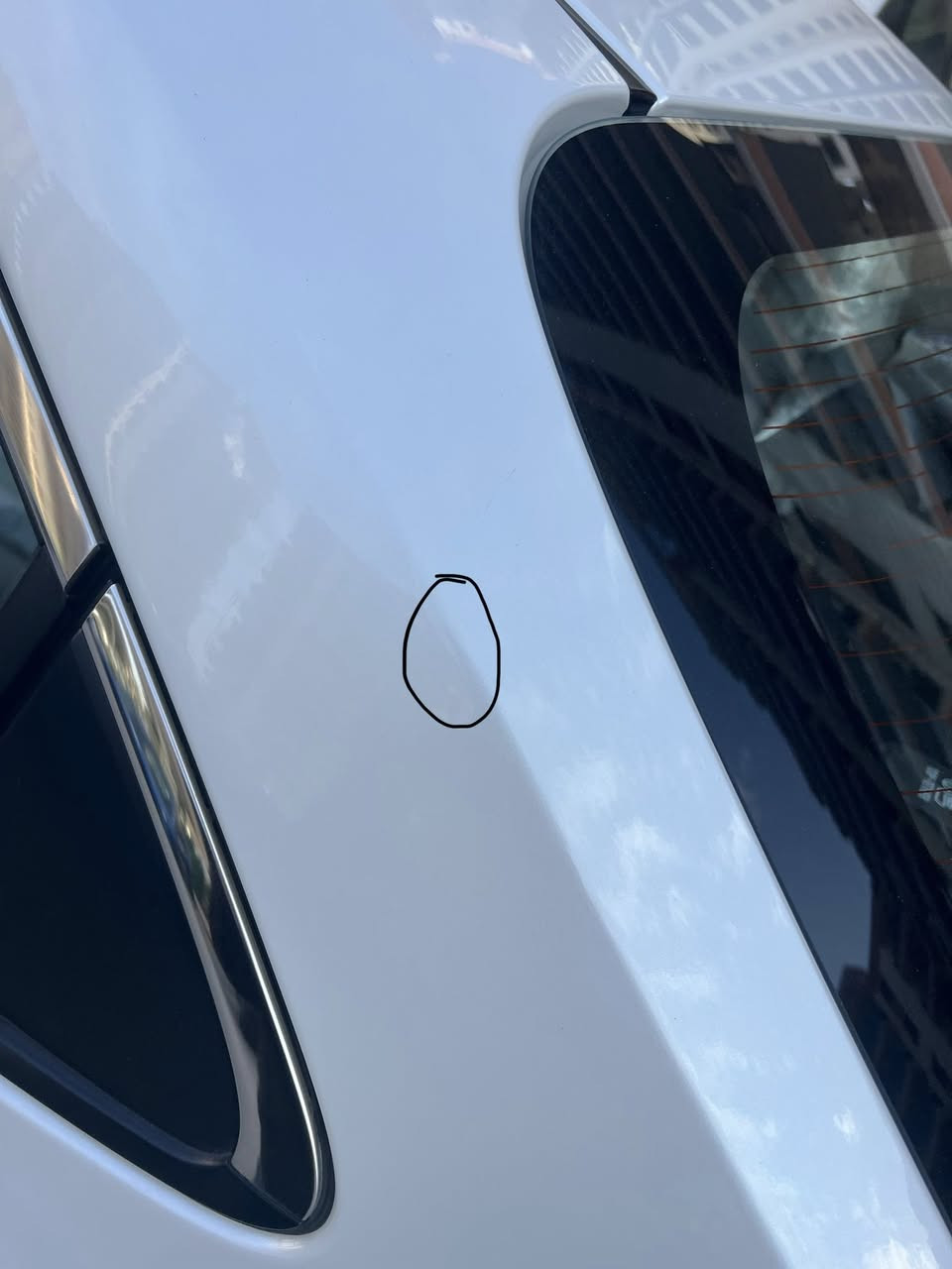 كورلا2023 ساز  بانزين فقط
ماشيه 47 قابل لزياده 
بيها مكان تعديل ع البارد ومكانين عرصعات بسيطه جداً معدلهP D R 
السياره مال بيت نطيفه 
السعر175 
***********
