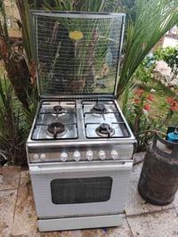 طباخ اربع عيون مستعمل للبيع طباخ نضيف شغال  السعر 80الف وبي مجال  المو...