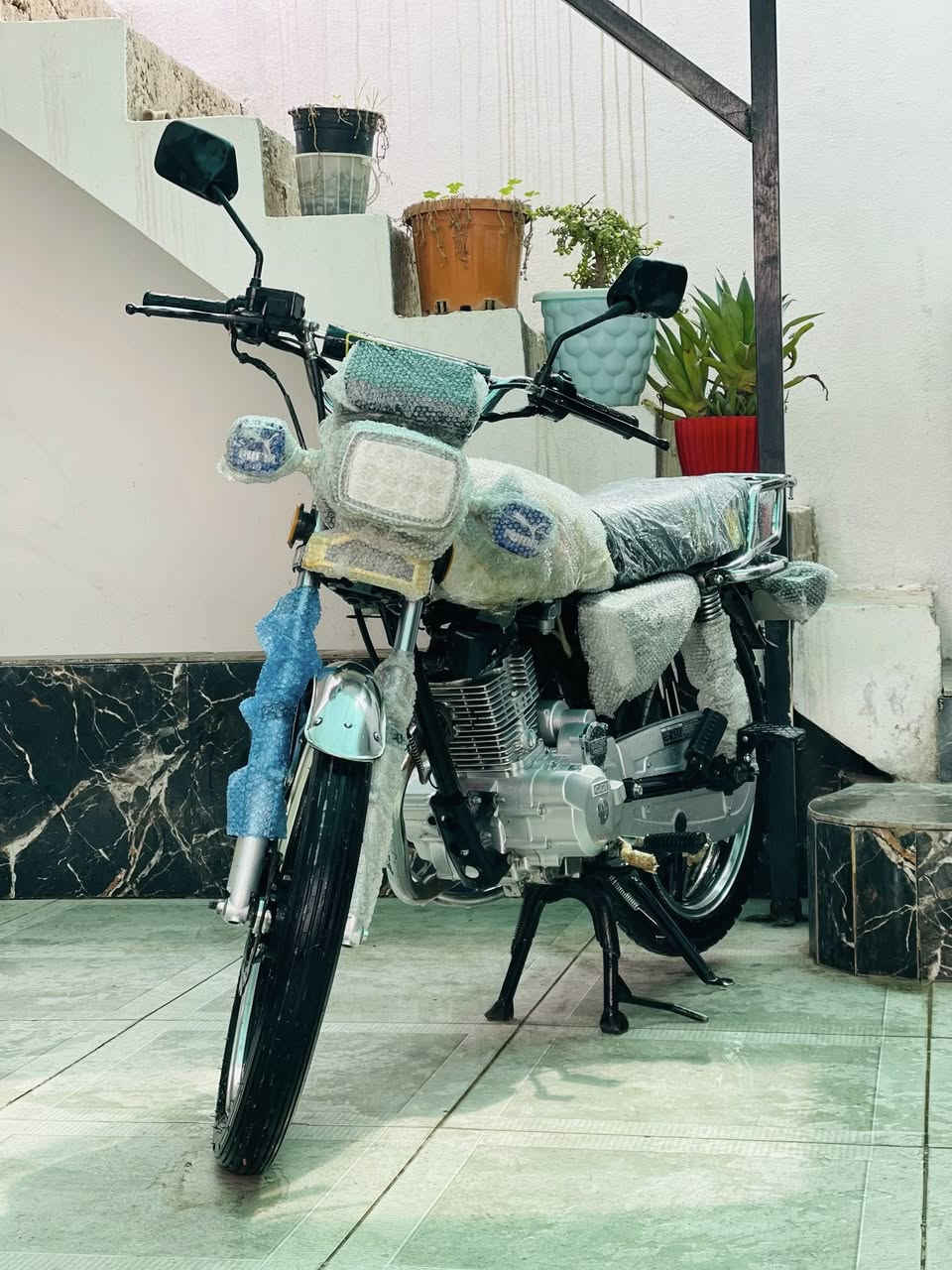 دراجةنامي برو  5 كير موديل2021  اوراق منفيس كامل دراجة سفر ماشاالله قليل مستخدم ريموند شغال عن بعد نكرة سلف
محرك مامفتوح شرط لا صرف لا بخار صوط كاتم اخرس كهربائيات كامل شغال کیجات دشبول عدادات سرعە کیرنگ کلە شغال ويالة مگص شرط بدون عواج تايارات لوك بريكات بل مكان دراجة مكفولة عامة شرط اخو جديد ماشا الله مابي اي نقص
سعر 580
رقم موبايل ***********
عنوان كركوك شورجە یم مطعم حمة ناصر
