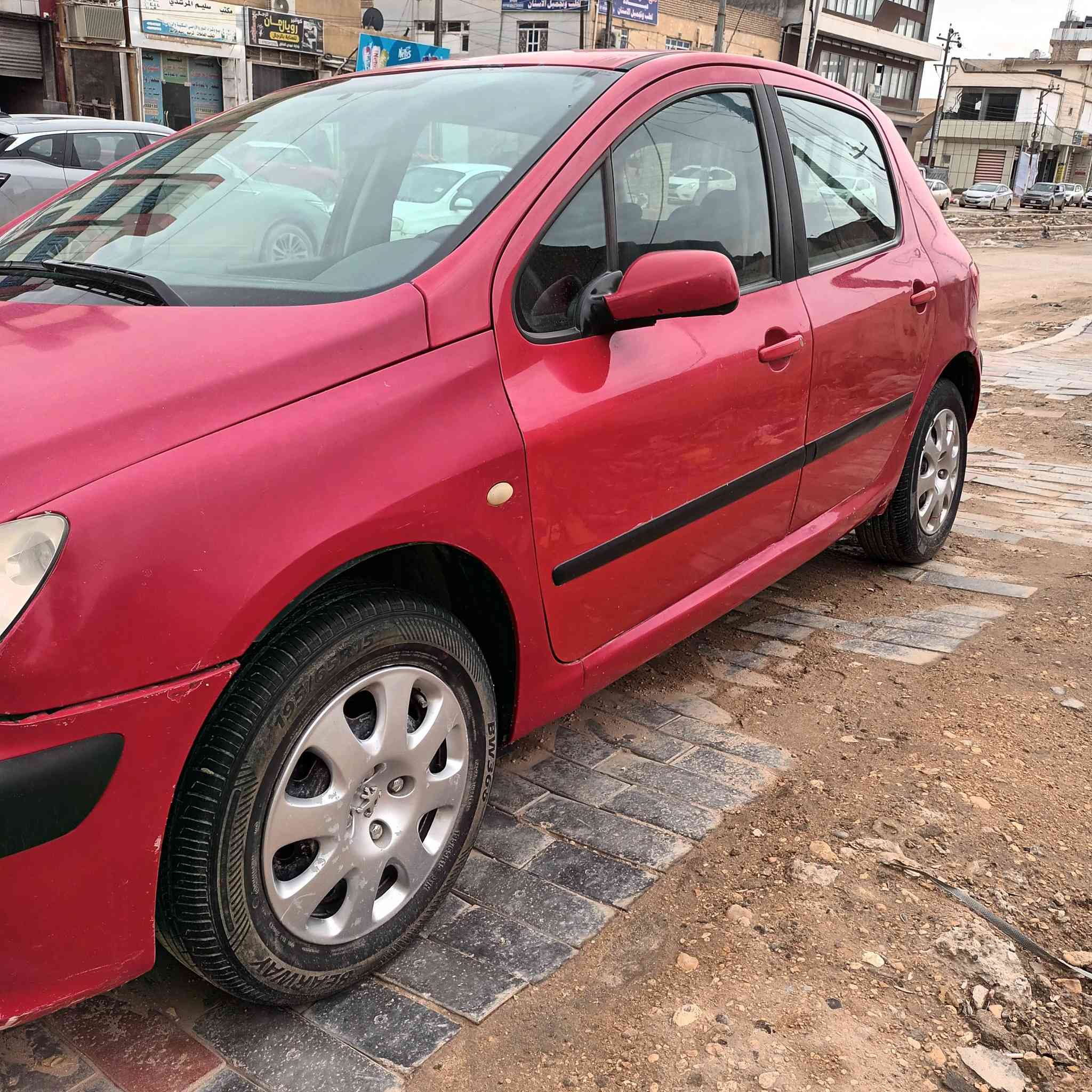 بيجو 307بيه جاملغات صبغ الامامي فقط موديل 2005السعر سياره جاهزه ع الاخير تبريد حداديه جديده السعر 60وبيه مجال لااتصال ***********
