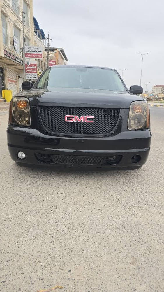 سلام عليكم 
حديده
يوكن 2010 دينلي
محرك ٦١٠٠
كير ٧٠٠
سياره كفاله من كصه وضربه  فقط رشه جماليه 
سياره جاهزه ما نقصه شي 
*********** البصرة, العراق
