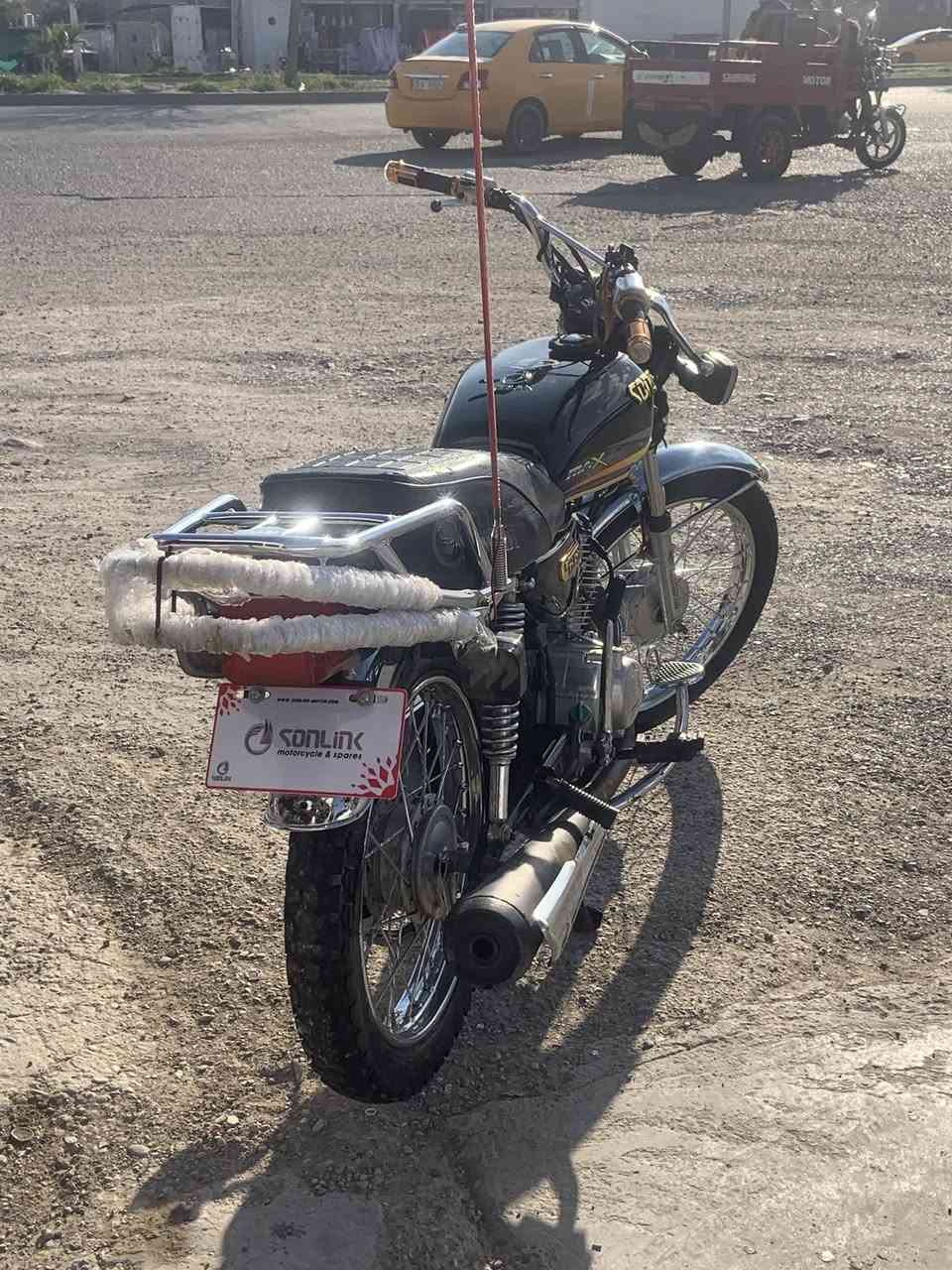 سلام عليكم ماطور إيراني للبيع محرك مفتوح مابي اي عيب كله بل شرط لا صرف لا بخار موديل 2018 كهربائيات كله شغاله 
سعر 480 وبي مجال الشراي يتصل ***********
