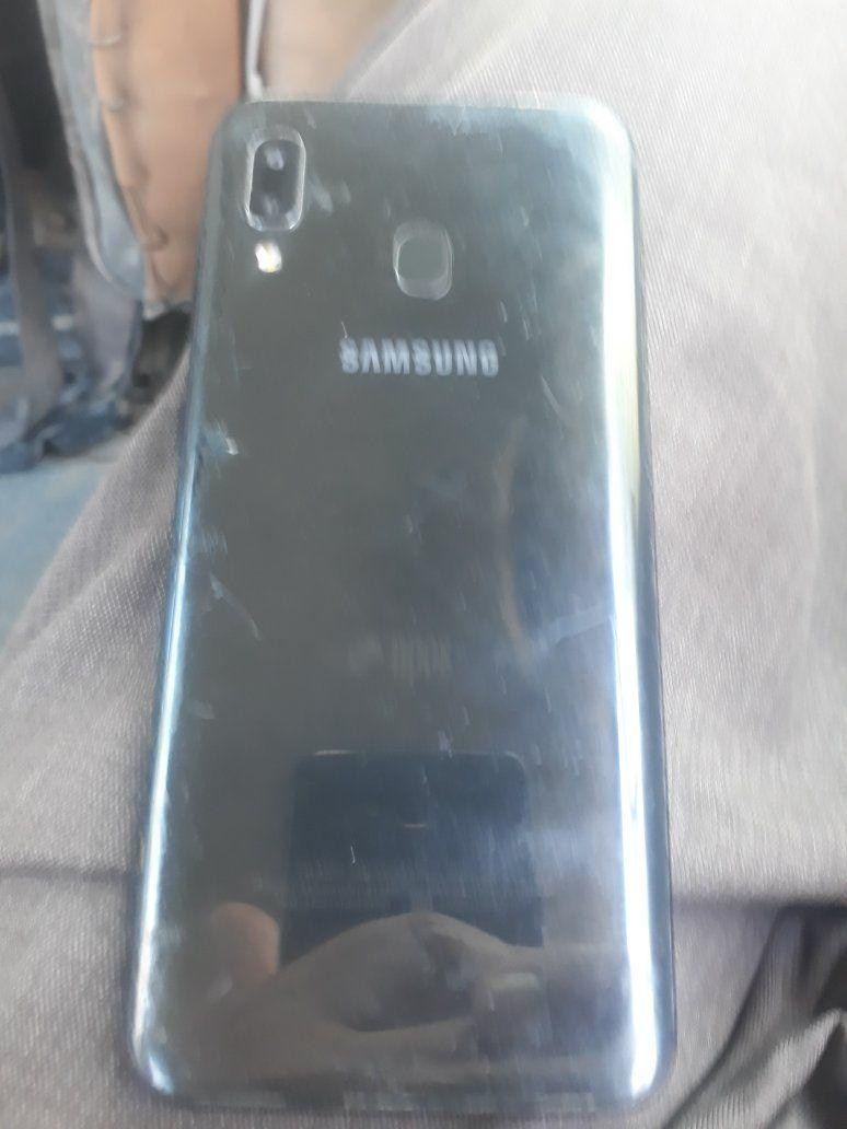 الموبايل شغال لاعطل فهي خطين ورام كاميرات انترنت لمس سريع شحن وشحن مايصرف وذاكره ٣٢بصمات شغاله سعر ٤٠ كوفه شارع المعمل قرب صورة الوائلي  لان متواجد بنجف النجف, العراق


**إذا كنت صاحب هذا الإعلان وتريد حذفه لأي سبب، رجاءا أرسل رسالة إلى الدعم الفني**