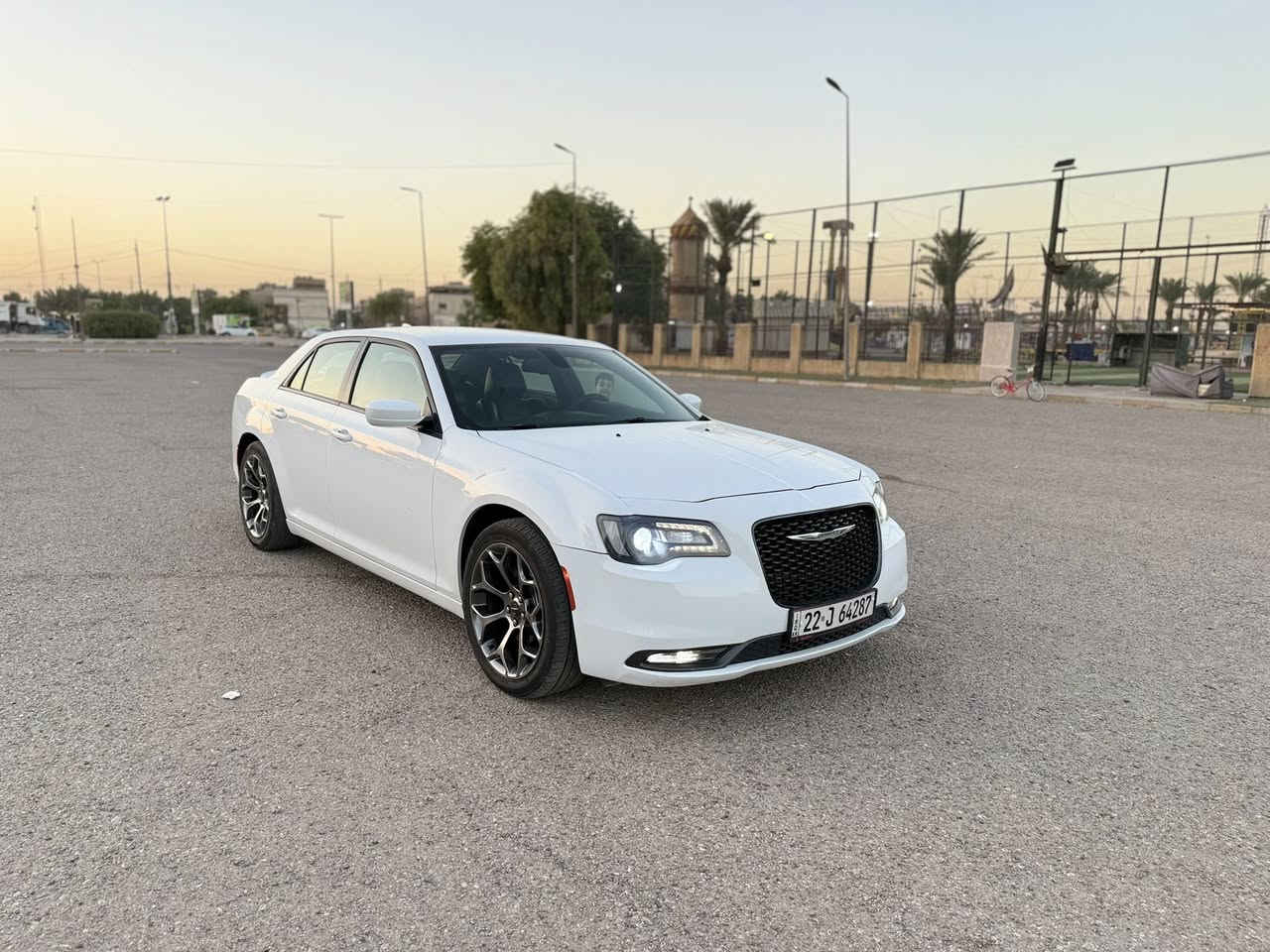 اوباما S موديل 2019 وارد امريكي بدون ضرر مكفوله و جديده جدآ 
ضرر مالته سرقه كشنات اماميه فقط 
بدون حادث او صبغ 
موصفات S 
بدون بنراما 
محرك 3.600 سته سلندر 
تحكم ستيرت و كير شفتات ب ستيرن 
كشنات جلد كهرباء فور ويل 
تدفئه كشنات 
شاشه كبيره و كامره ع بغ 
تشغيل عن بعد 
وسياره بدون اي نقص كامله و جديده ماشيه 87 الف ميل 
سنويه و رقم و هزه جديد 
مكاني بغداد حي الاعلام رقمي ***********
