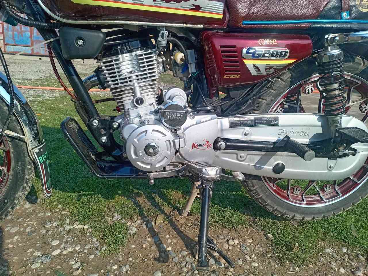 سلام عليكم
نامي برو خمسة گير للبيع موديل 24
گير محرك بشرط لا صرف لا بخار 
كهربائيات كله شغال 
الماطور حلوه و مرتبه ماشاءالله 
السعر 750 
***********
***********
