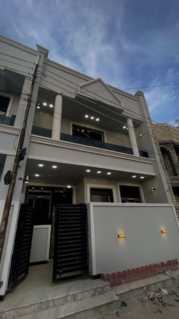 السلام عليكم
فرصه استثماريه للبيع 
دار مساحه 100متر الواجهه 6وربع ونزال 16متر 
الموقع :الدوره البو عيثه مجمع العدل الاول 
جنس الارض :طابو زراعي سند 25
يحتوي الدار على ؛
ثلاثه غرف نوم واستقبال وحولي عدد2
حمام عدد2
عمل الدار درجه اولى جدران مطبخ وحمام الواح وارضيات بورسلين 
بايات الدرج مع مدخل الدار مرمر 
الوايرات المستخدمه عقبه اردني 
بواري الماء فورمال تركي 
النقاط الكهربائيه بترا 
جميع الشبابيك وابواب الحمامات سراي تركي عدا البيتونه
باب الاستقبال الخارجي قاصه تركي 
الابواب الخشبيه الداخليه تركي نوعيه جيده الطابق الأرضي سقوف جبسن بورد
ضمان الدار بعد البيع 6أشهر من تاريخ البيع 
للاستفسار الاتصال او مراجعه اليوسف للاستثمار والتطوير العقاري مجمع العدل الاول 
***********/***********
