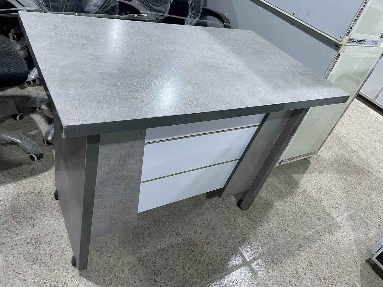 عنوانه شارع الناحية قرب ساحة التشابيه *********** اثاث منزليه جديد أسعار تنافسيه
