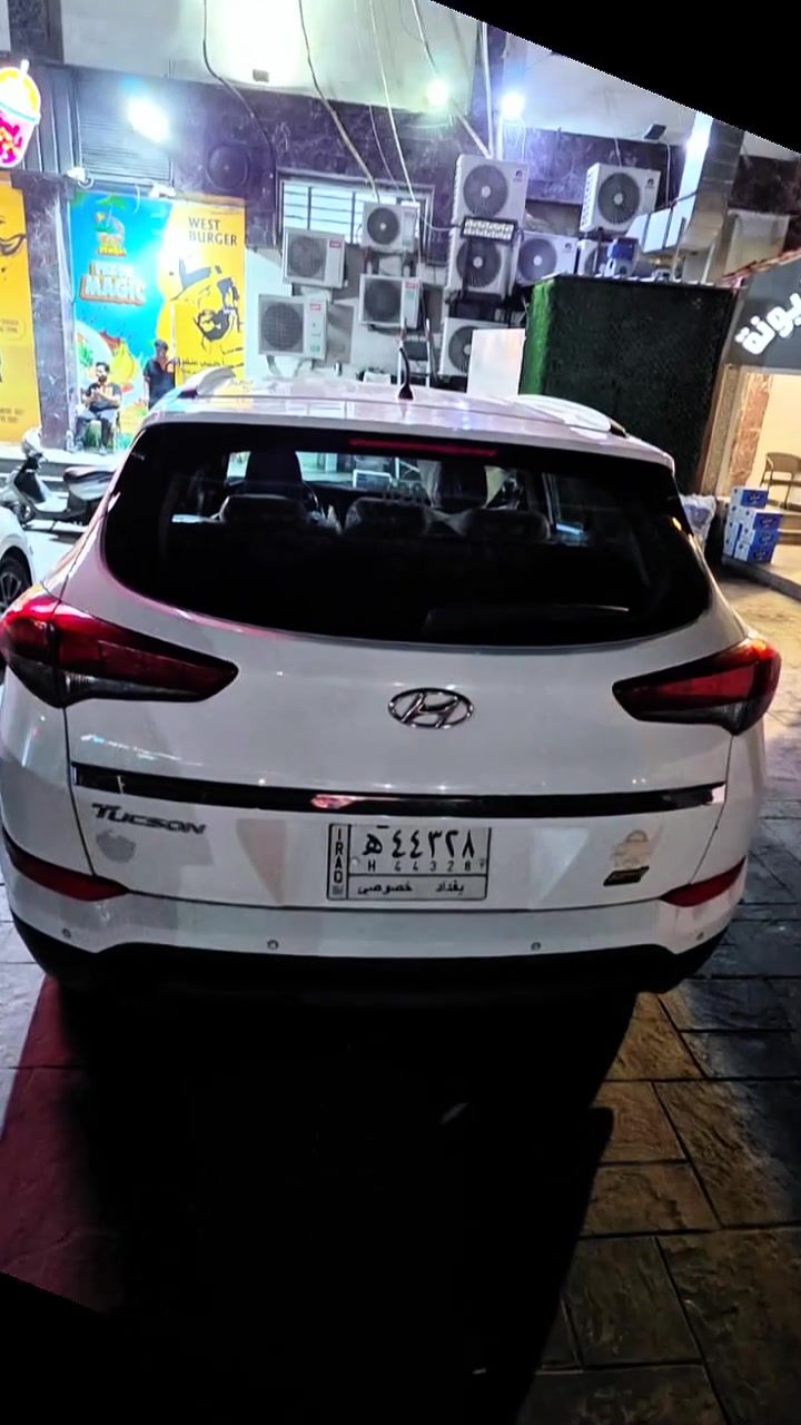 ١/هيونداي توكسان موديل 2018 🚗
٢/رقم بغداد (باسمي) 
٣/ماشيه 196الف
 مواصفاته 
مري شفط 
حساس خلفي 
شاشه ابل كار بلي 
بصمه تشغيل عن بعد 
ويل كب نيكل 18
ملاحظات : بيه بارد جاملغ امامي وبيه صبغ بالبنيد اثر تقشير والجاملغ الخلفي عكس السائق بي ضرب ومصبوغه 
مع تبديل بالدعاميه الاماميه 
السعر 152 وبيه مجال بسيط 
مكان السياره بغداد الحريه
***********
