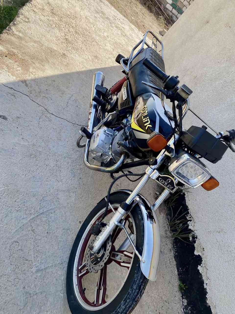 اعاده النشر بسبب الوعود الكاذبه ياخي ما تشتري لا تواعد سلام عليكم سيفان موديل 22كفاله عامه محرك ما مفتوح بعده بلاد كهربائيات كله شغاله تايرات جدد سلف أوراق اصولي كوت مو بغداد سعر 525 وبيه مجال مكاني صويره عداله ***********
