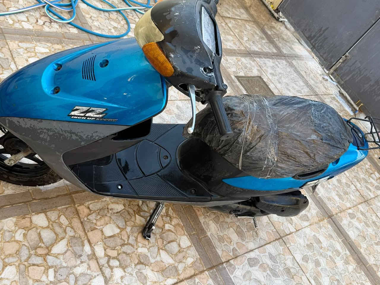 لاالسلام وعليكم دراجه نوع زمبور ساسوكي محرك ممفتوح كهربائياتها شغاله سلف وهندر كفراتها بلاديه بنزات جديده امامي وخلفي تايرات نظيفه ناقصها واير سيم مال عداد سرعه بس مكاني تكريت الديوم رقمي للتواصل *********** سعرها 295 وبيها مجال لل طيبين
