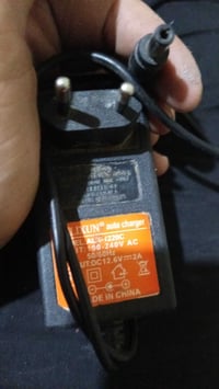 شاحن 12 فولت • لسماعات 12 فولت • لأي جهاز 12 فولت