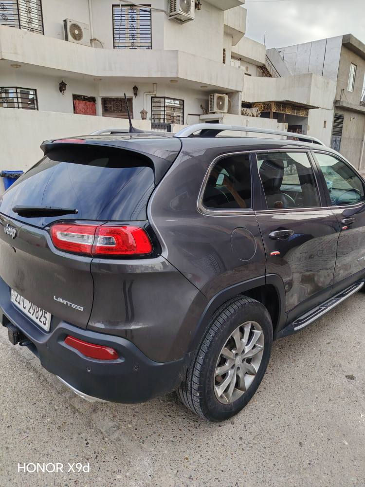 السلام عليكم جيب شروجي موديل 2018 مابه ضربه شغاله فول limited رقم السلیمانیە شرط تحويل مكان سيارة كركوك سعر$180ورقه به مجال🚗 ...سڵاو جێبی شروگی مۆدێل 2018 لێدراوی تیانیە فوولە limited رەقەم سلێمانیە بەشەرتی تەحویل شوێنی ئۆتۆمبێل کەرکوک نرخ$180 مەجالی تیایە ،ژ.م *********** كركوك, العراق
