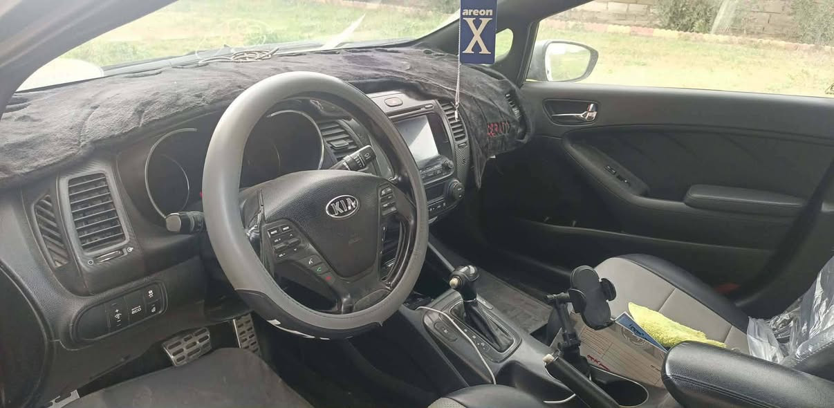 فورتي ٢٠١٤ exl
صبغ عام اثر حادث بيها تعديل بلتكمه الاماميه 
مكفوله من الكصه والكلبه والعيب الشرعي 
كير محرك خير من الله 
السياره فول مواصفات للاخير 
بصمه ابواب 
بصمه تشغيل
بصمه جنطه 
هيتر بلستيرن 
تحكم اربع جهات 
كشنات جلد 
تدفئه تبريد بلكشنات كلهن 
قطعتين تبريد 
تبريد اوتو بيانو 
شاشه وكامره 
كير ميكانيكي ٦ نمر
شفتات بلستيرن 
محرك ٢٠٠٠ جديد كلش ونشط 
سلايت ٣ طكات 
سياره كامله مكمله بس صبغها ينرادله اعاده ما اكفلك الصبغ لان تعبان 
السعر ٨٨ وبيها مجال 
مكان بغداد طي الكاظميه
***********
