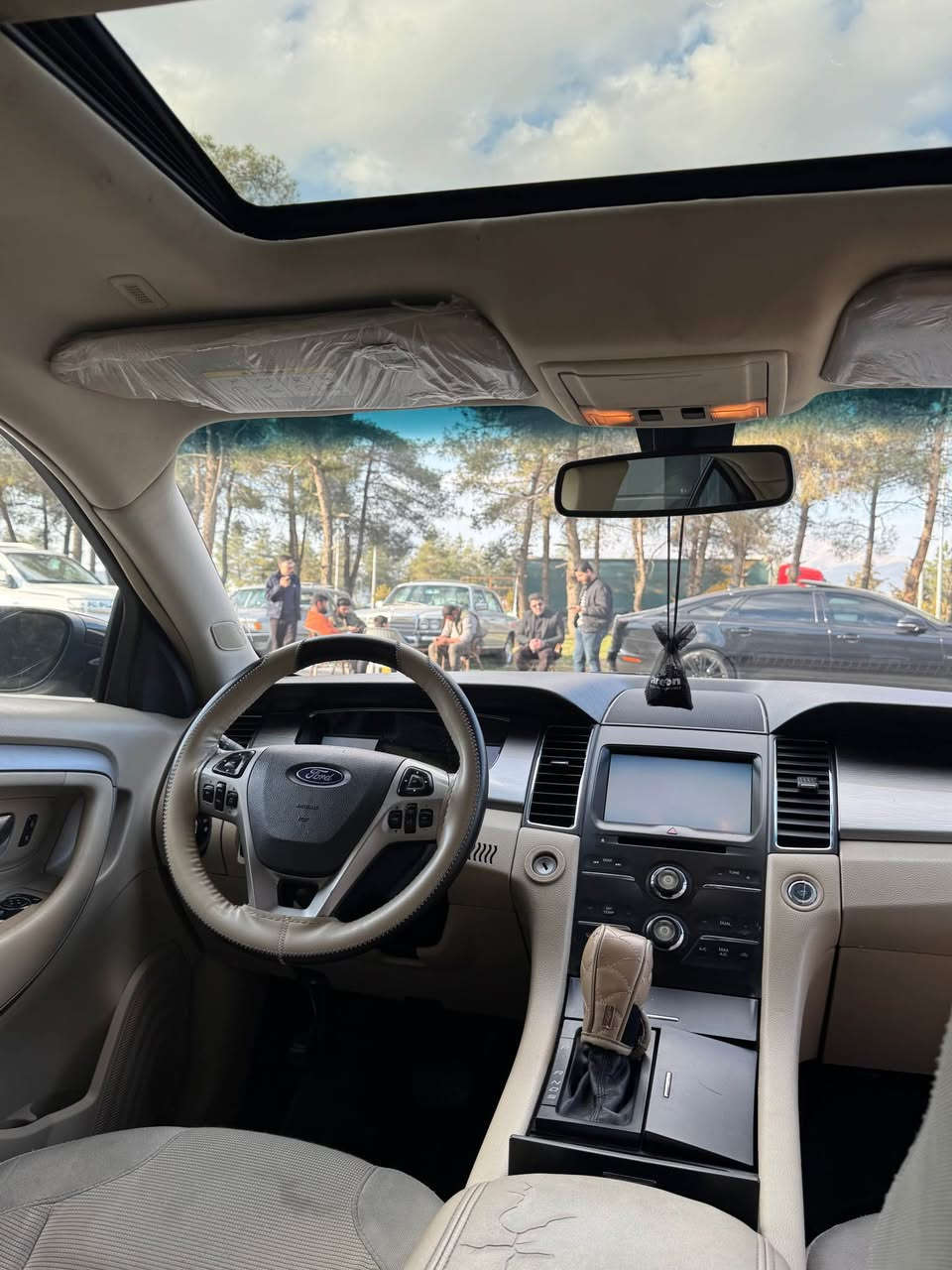 ford tauros 2013
niva 
sel 
سلاید 
بێ بۆیاخ 
تەنها ٢ پەلە ساردی هەیە
شاشە گەورە 
گیر و مەکینە نەکراوەتەوە 
*********** السليمانية, العراق
