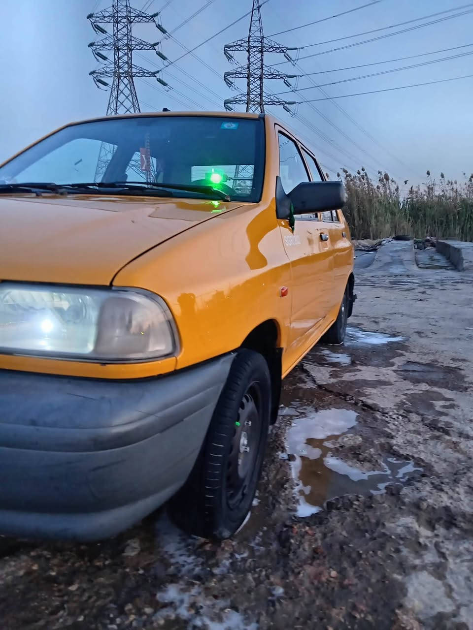 سلام عليكم سايبه لبيع موديل 2021  كفاله عامه سياره كلش حلوه تخم تاير جديد صدر جديد دبلات جدد مكان سياره دوانيه رقم قادسيه سنويه غير نافده الرقم صاحب سياره ***********
