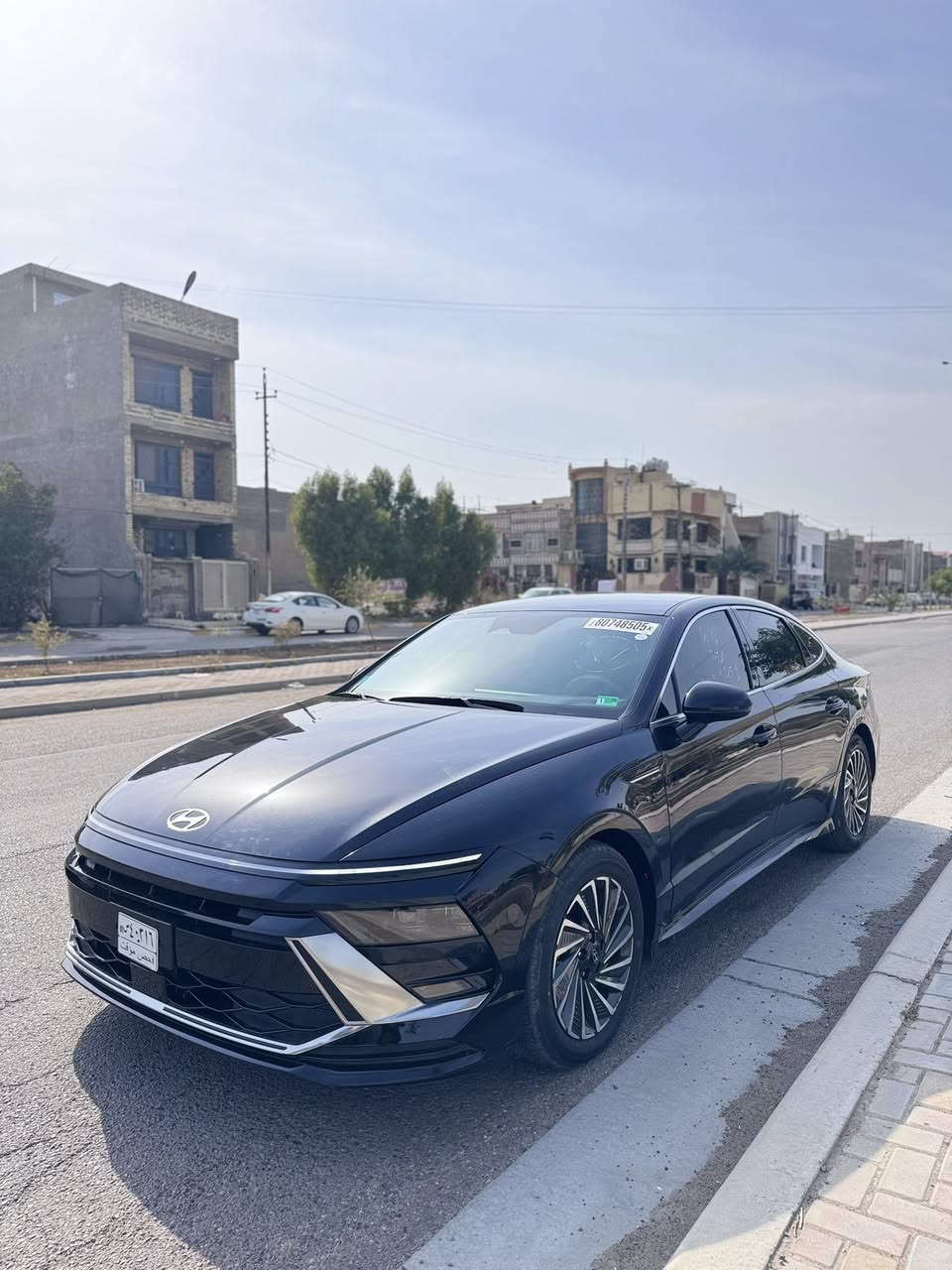 السلام وعليكم  شباب 
سوناتا هايبرد 2025 الشكل الجديد محرك 2000+ منضومه هايبرد سياره جديده ماشيه 3الف  بجم كبس بدون ايرباك حادثها موضح بصور بدون دواخل  مكان السياره بغداد حي الجهاد 

مواصفات فول ع عدا البانورما والجلد 
بصمه + تشغيل عن بعد 
شاشه متصله ديجتل 
كشنات الاماميه كهرباء + تدفئه
تبريد شاشه + قطعتين 
شفتات بل ستيرن 
دجتل متغير  
بعد بيها كلش هواي مواصفات  تفاصيل اكثر اتصل او خاص سعر السياره 192 وبيها مجال رقمي 

***********
