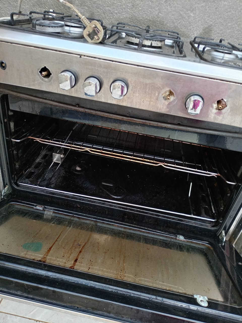 طباخ خمس عيون نظيف مثل ما موضح بالصورة  ب٢٢٥وبي مجال وبلازما الشاشة يحتاج تبديل قياس ٤٢ للبيع مكاني السفينة


**إذا كنت صاحب هذا الإعلان وتريد حذفه لأي سبب، رجاءا أرسل رسالة إلى الدعم الفني**