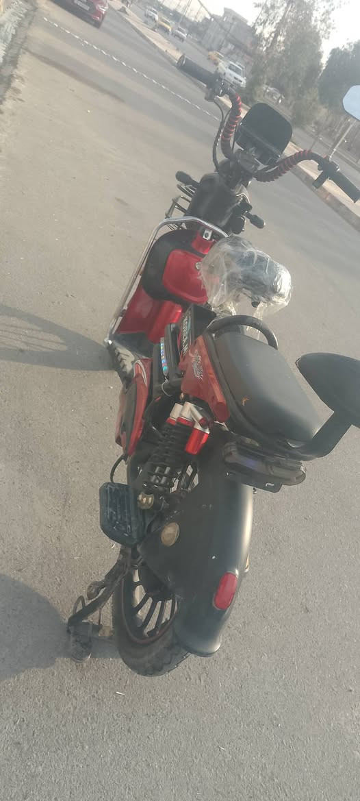 ماطور للبيع كوري شرط بلوتوث🔴 نضافتو كبال العين
اربع دبلات وره 4🔴
دبلين كدام 2🔴
لايت عالي🔴
نشرات جانبيه🔴
السرعه 65🔴
تشغيل عن بعد🔴
نضام السرقه 🔴
الماطور نضيف مابي اي عيب
السعر 250 *********** بي واتساب
