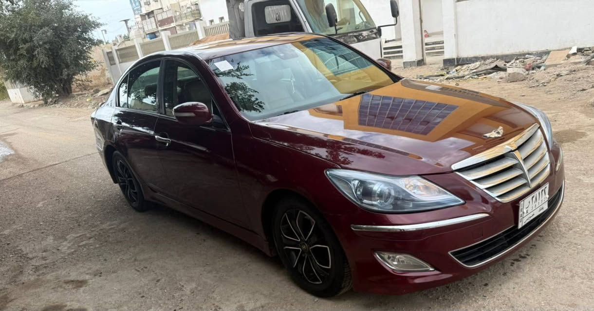 جينيسز موديل 2013ماشيه88
محرك ٦ سلندر المرغوب اوتوماتيك كير محرك مكفولات
تبريد قطعتين صدر جديد 
تخم تاير ويل كب 
سياره دواخلها وغرفتها على وضع الشركه 
مصبوغه اثر جراد بدون دواخل السعر ١٠٤ ورقه مكاني بغداد ***********
