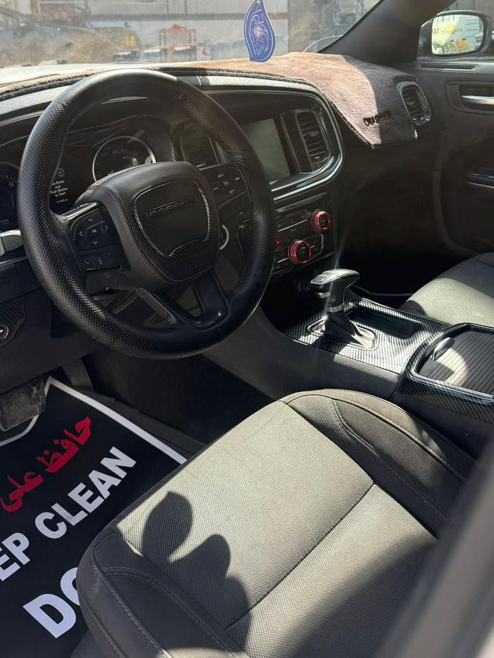 السلام عليكم
جارجر 2015 أصل معلايه 2019
رقم بغداد دولي هزه وسنويه وارقام جدد غرامات صفر 
سياره باسمي شخصيا اني احولك وين متريد 
شرط الهزه تروح تفحص هزه واحولك باسمك 
السياره مشموله بلقرار الجديد

حادث السيارة جاملغ وبنيد جهه سايق 
وطخه بجاملغ خلفي وقبق جنطه 
4 قطع صبغ يعني هنه موكاملات مصبوغات بس سونار يكتب كاملات 4

 
مواصفات sxt معروفه 
مكينه 3600 
سياره كير ومكينه وصدر وتبريد مكفولات 
ماشيه تقريبا 100 الف 
داخل كله كاربون فايبر 
سياره نضيفه ونصبته حلوه 
مكانه بغداد الكرخ 
***********
السعر 138 وبيها مجال بسيط
