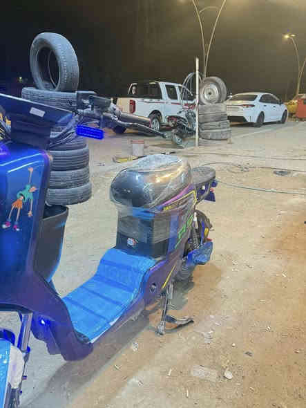 سلام عليكم دراجه شحن R9نضافه فول بطاريات 5 الايتات نشرات كله كامله هورن بطاريات 16امبير سويج وبصمه المكان البصره الزبير قرب مستشفى الشفاء السعر 400وبيه مجال بيع مستعجل رقمي ***********
