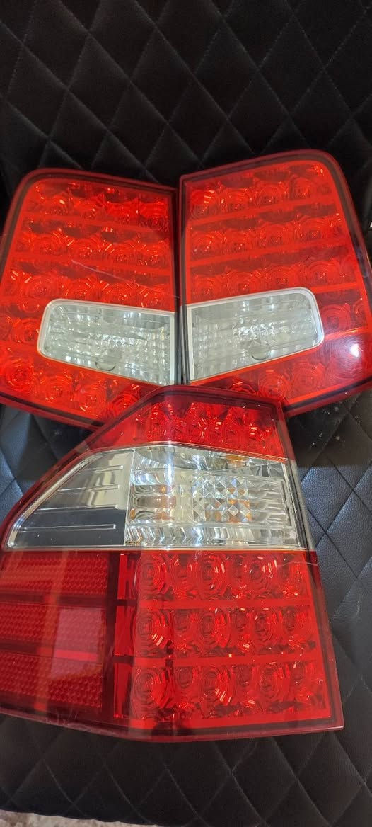 بگ لايت موهافي خليجي+مسطرة بنيد+باور تفصيخ  ***********خليجي+صالنصه كامله+ مرايات لون ابيض خليجي عادي  قفل جنطة لوك+  كب ويل
