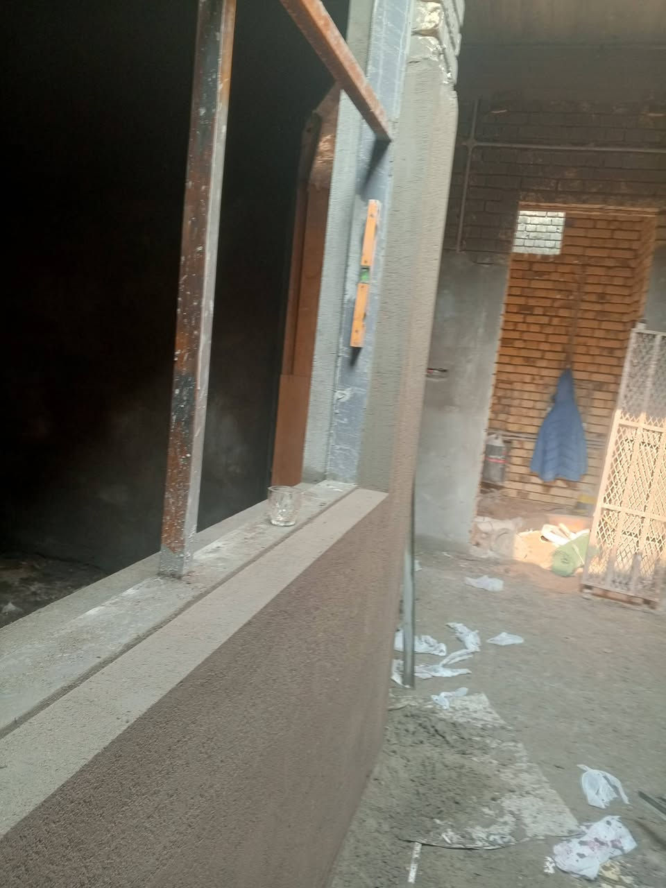 السلام عليكم خلفه لبخ ونثر وابياص وتكنيد مساطر شغل كدام العين متفرغ حاليا والتوفيق من الله موجود خاص او اتصل ***********
