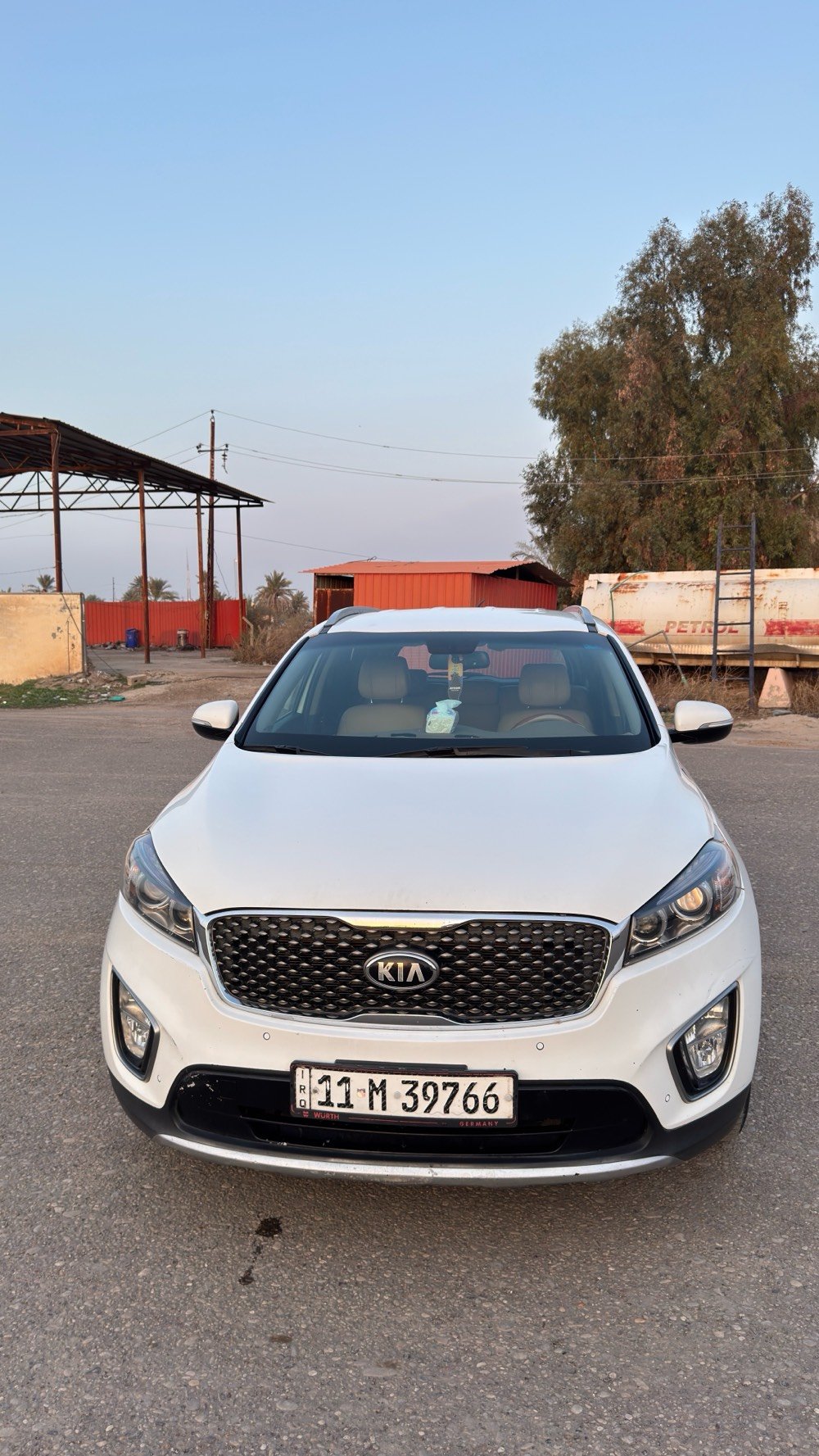 السلام عليكم سورنتو٢٠١٧ للبيع
ماشيه ١١٠ الف 
بيها بنيد مصبوغ ونص جاملي 
كير جديد والعنوان صلاح الدين 
للاستفسار باقي التفاصيل ع الرقم 

***********