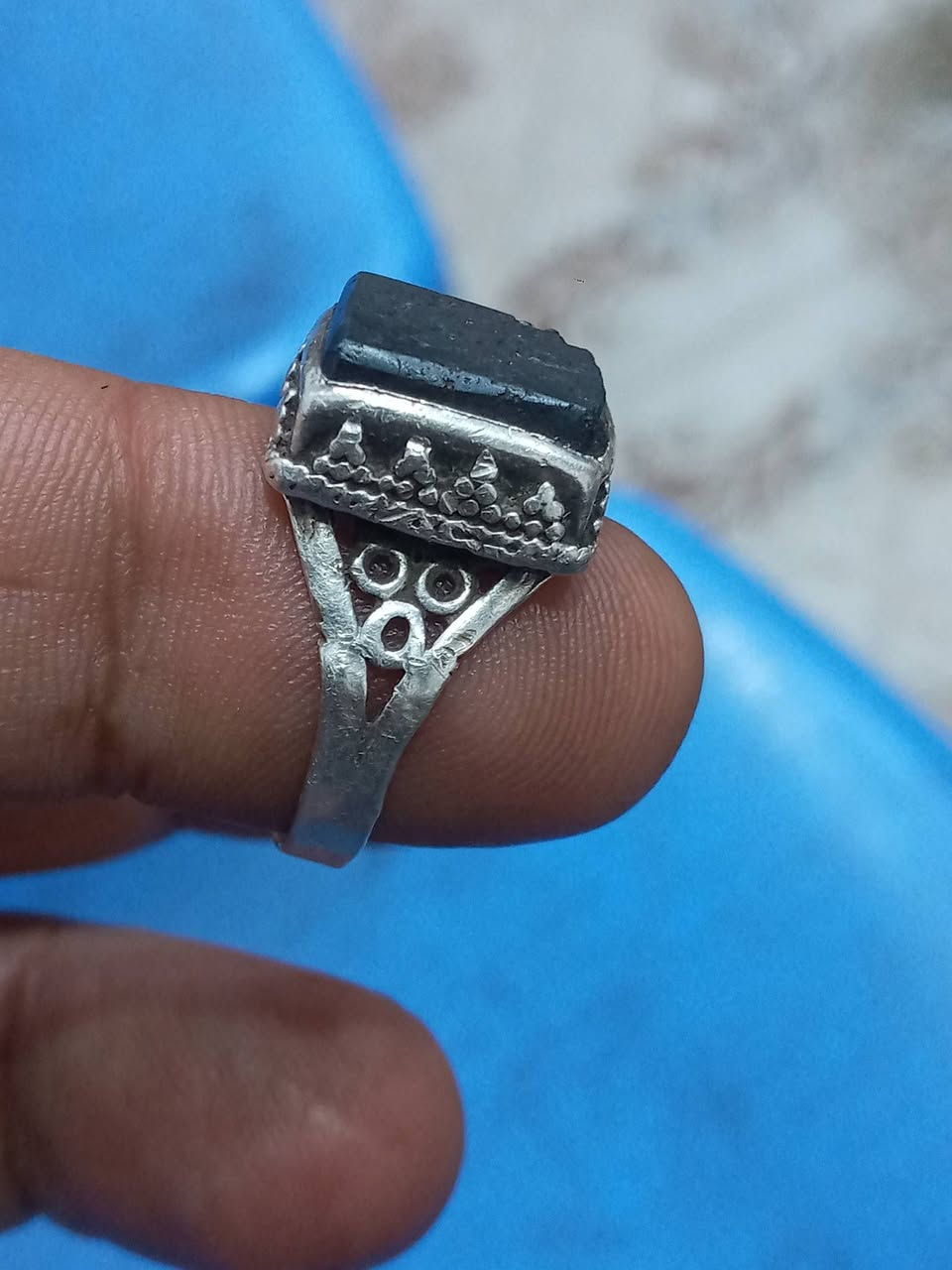 اوباله وصيني قديم صياغات يدويه المحبسين 125 قفل بصره لايوجد توصيل واتساب ***********
