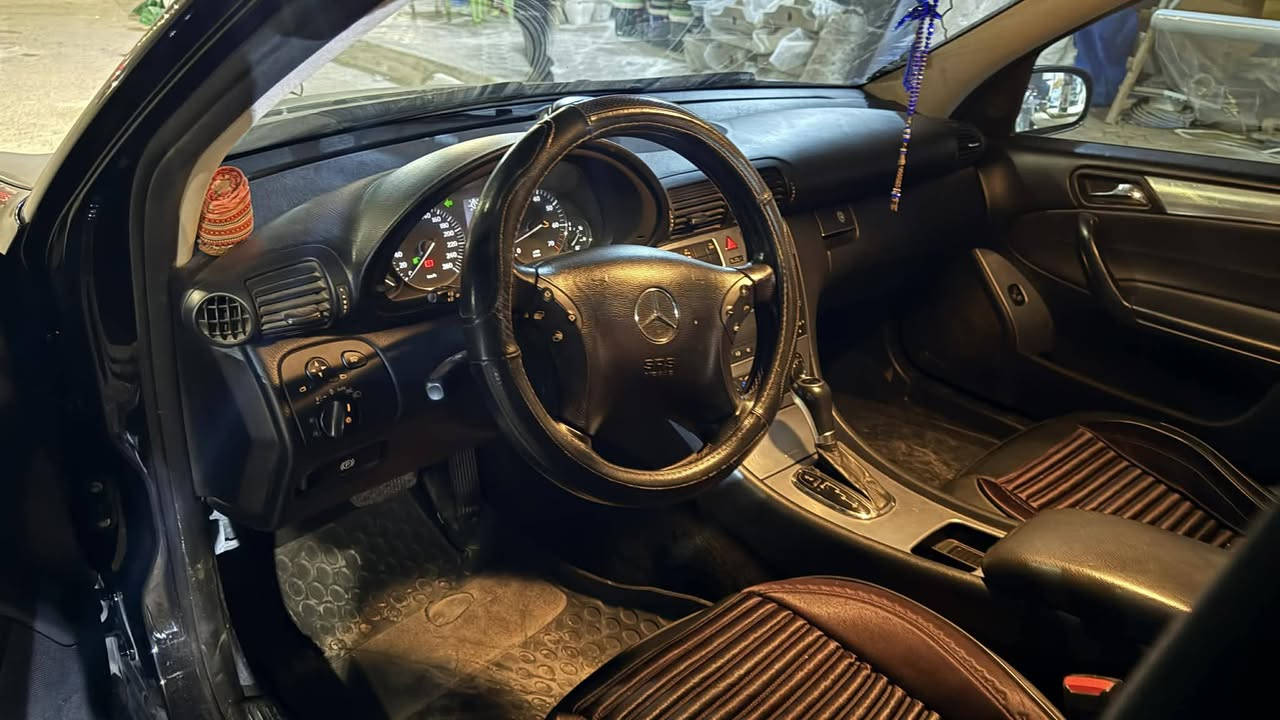 السلام عليكم للبيع سياره مارسدس 2006
كفاله عامه سياره جديده بمعنه الكلمه ليبل واحد كله مكينه بلاد رقم انكليزي تحويل ثاني يوم العنوان واسط قضاء الحي ‏‪***********‬‏ تفاصيل اتصل وبل خدمه
