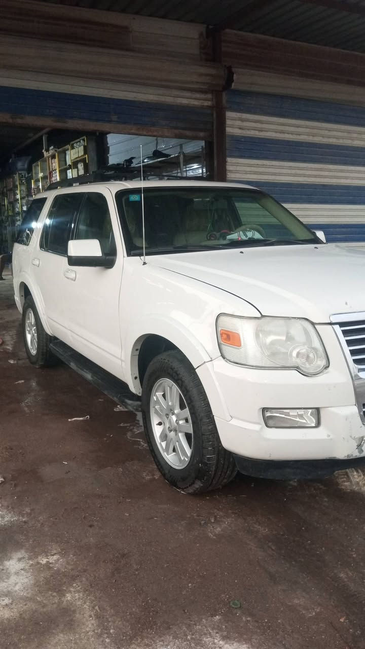 فورد اكسبلور موديل عشره لبيع السعر 120 وبيه مجال ***********
