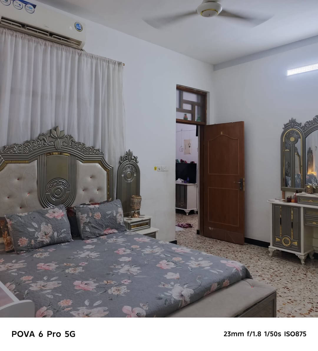 منزل للبيع
📍 الموقع بغداد: أم الكبر والغزلان، مقابل  قطاع 78، الفرع على الشارع العام المؤدي إلى تقاطع الكيارة ومجسر 83.
المواصفات:
المساحة: 150 م²
بناء حديث وراقي
غرفة واحدة
حمام واحد
تواليتان (داخلي وخارجي)
درج مع محجر
مخزن
سطح شتايكر
بيت نظيف وجاهز للسكن
موقع جميل وقريب من الشارع العام والخدمات
💰 السعر: عند الاتصال.. أو الخاص
📞 للاستفسار: ***********
