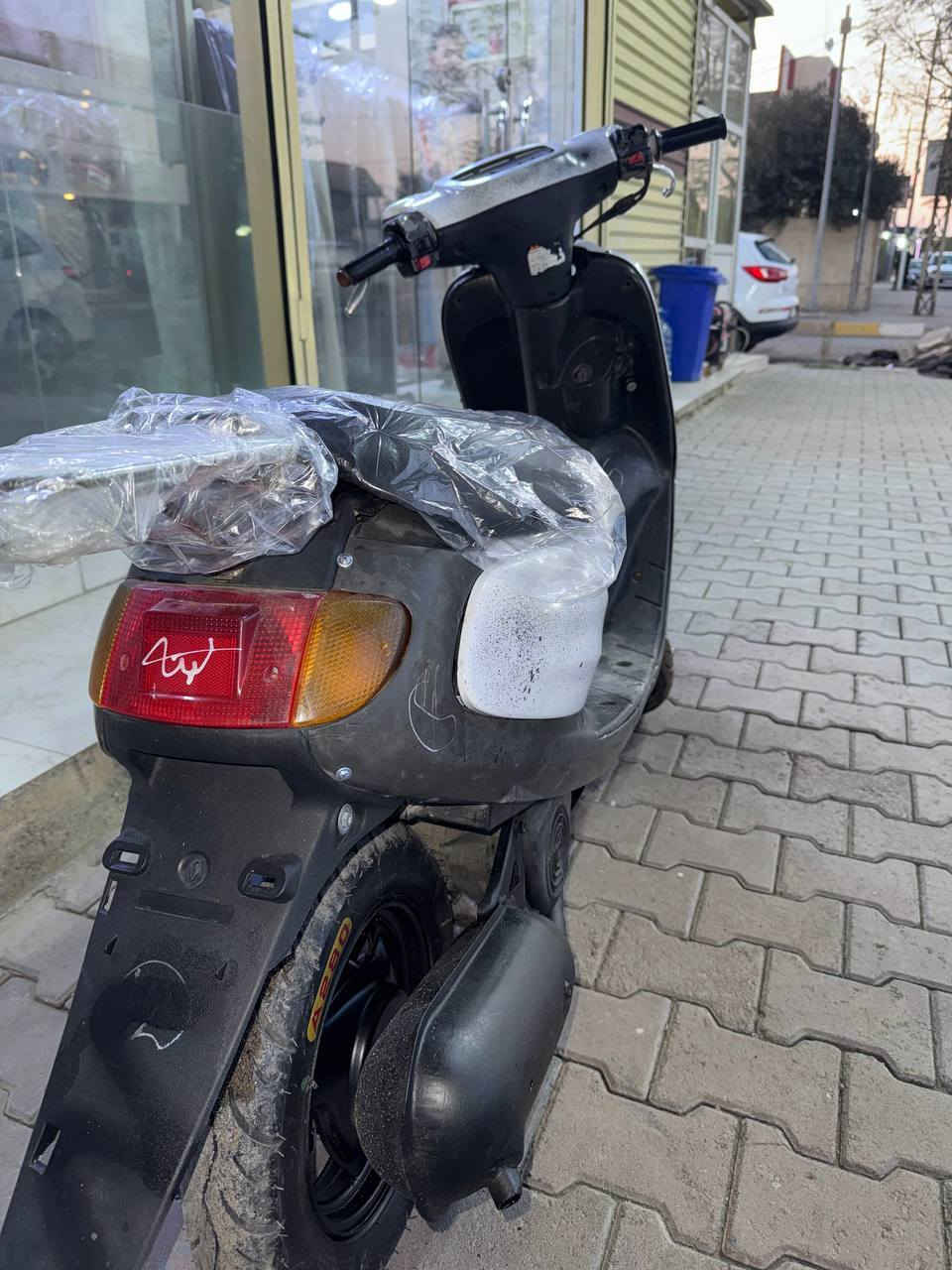 ياماها 5 زروف ياباني ماطور كفاله عامه محرك ناعم مامفتوح كابريتر بلادي كهربائيات وسلف  ودشبول كله شغال شاصي شرط اكسل شرط محرك شرط ماطور كله بل شرط مابيه اي عطل أو نقص سعره 225 بيه مجال قليل ***********
