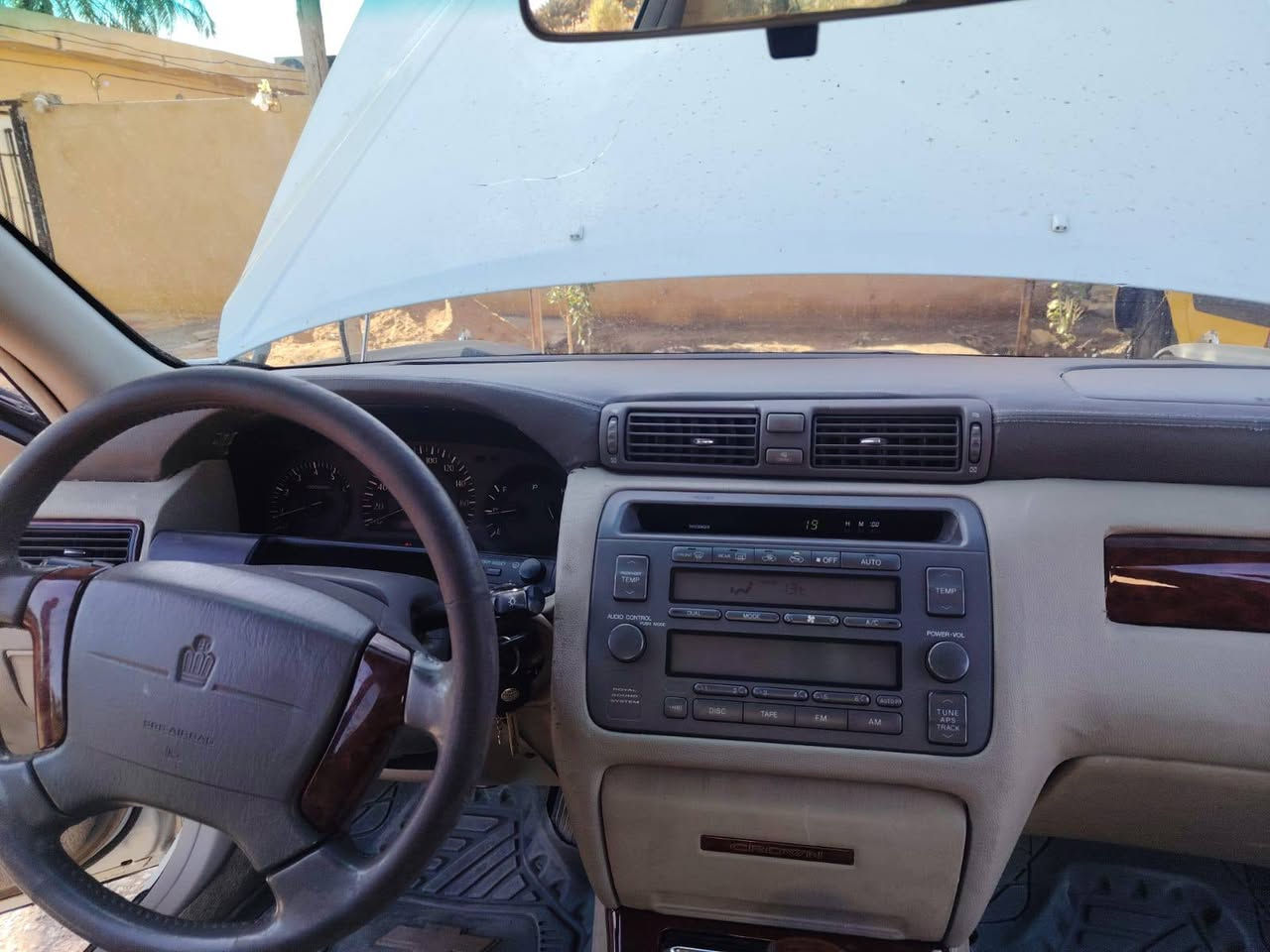 ملكه ادوات كصه جنطه دكمتين شاصي 71ففتي كير مكينه جدد حداديه جديده باتري جديد تخم تاير جديد ماناقصها اي شي  السعر 35وبيها مجال بسيط للاستفسار
***********
