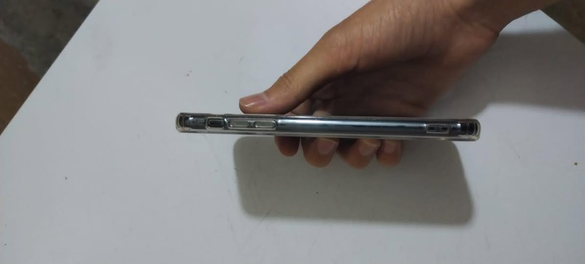 ايفون ١١برو ماكس للبيع
ذاكرة ٦٤

بطارية ١٠٠ مبدله

شاشه ثلاث خيارات ما مبدله  

كامرات فول  

ملاحضه :الجهاز نضيف فقط بي فطر ناعم بل شاشه 
ما اماثر بشي ابد

سعر٢٤٠وبي مجال

مكان موصل ايسر رقم ***********
