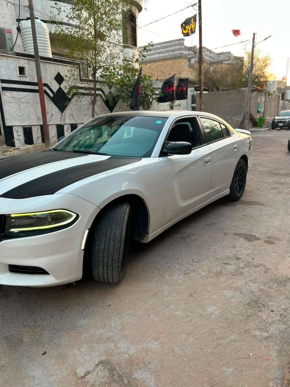 السلام عليكم
جارجر sxt2018 اصل

المكينه 6سلندر 3600V

المواصفات
بصمه تشغيل 
فتحه سقف
تحديد مسار 
السياره كامله من كلشي حداديه تايرات جديده تبريد شغال كلش نظيفه السياره
الحادث مثل ماموجود بالصور + السونار  السياره رقم بغداد بأسمي  السنويه لحد 2030 توني مجدده هزه وكلشي كامل تحويل ثاني يوم

الجامه الاماميه مكسوره فقط 

السعر 170 وبيه مجال 

مكاني البصره 

الرقم 
***********
