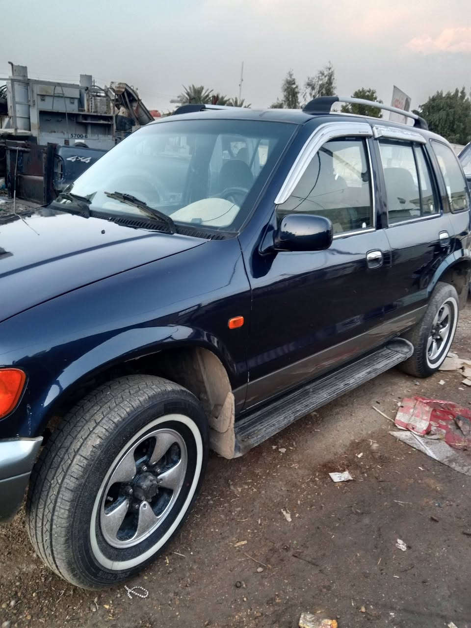 السلام عليكم سبورتج 94 تبريد. ثلج تخم تايرت جديد الداخل. نضيف  مصبوغة عام ب42 وبيهة مجال و*********** وتساب فقط
