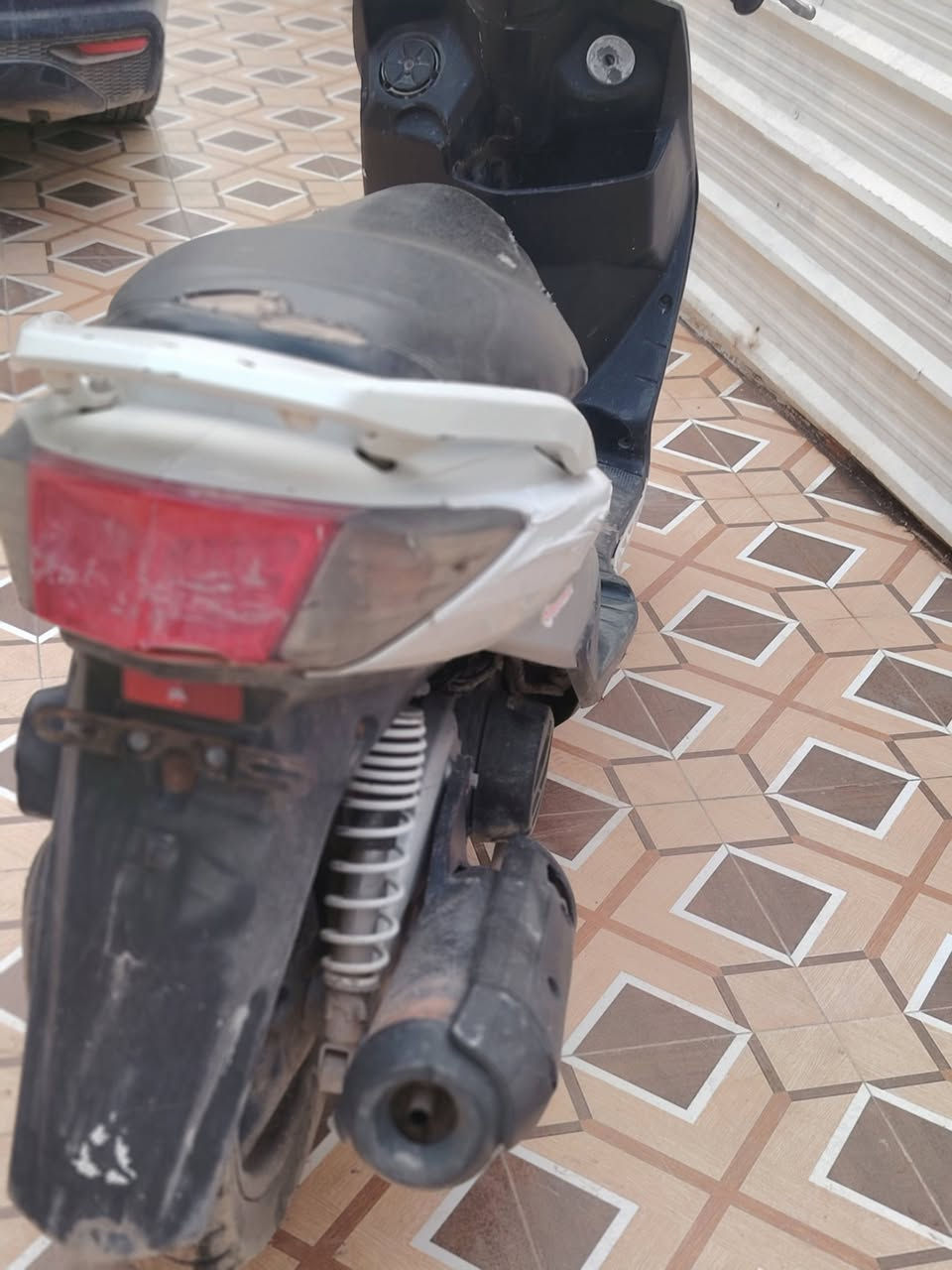 دراجه سكنس فحل
مكينه مكفوله 

نقصها بريك امامي و باتري

السعرالمطلوب 500
العنوان بعقوبه 
هاتف ***********
