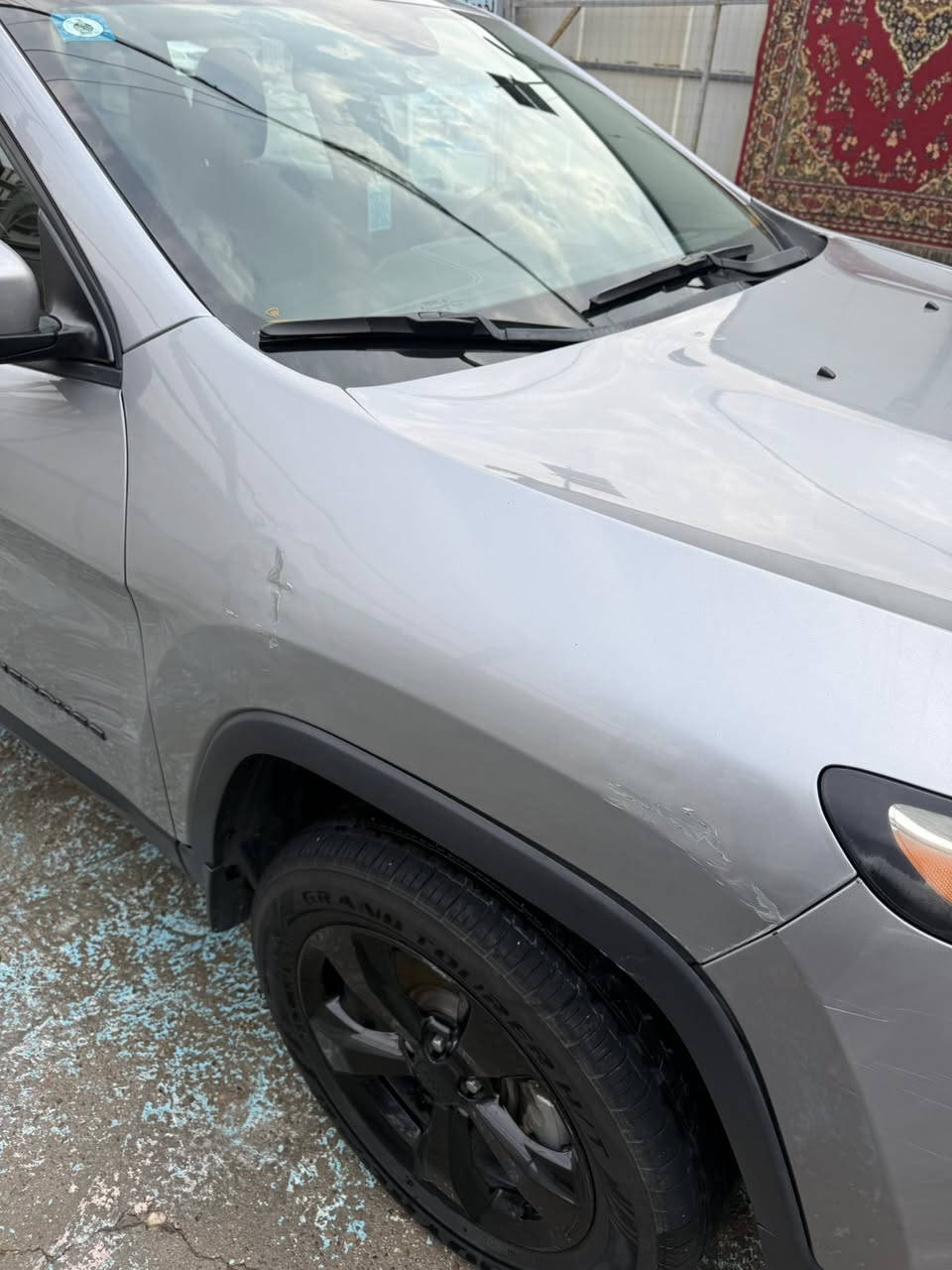 السلام عليكم
جيب بزون ٢٠١٦ ماشية ١٠٠ الف 
كلين بدون قطرة صبغ فقط بارد بالجاملغ الأيمن وصور الحادث موجودة بدون ايرباك . فول ١/ ١
٦ سلندر ٣٢٠٠ المرغوب مامفتوح بيهه برغي ( نقص صدر فقط ) لعدم التفرغ 
مواصفات السياره 
بلاك اديشن
تحكم ستيرن 
بانوراما 
بصمه تشغيل 
دخول ذكي 
تشغيل عن بعد 
جنطه كهرباء 
كرسي سائق كهرباء
تدفئه كشنات وستيرن 
شاشه حجم كبير 
كامره 
دفع رباعي 
انضمه قيادة متعدده 
تدفئه مري 
هوك خلفي
سماعات عدد ٩ 
. سياره حادثها جداً بسيط وجديده ممشاها فقط ١٠٠الف كيلو حقيقي السعر ١٥٠ $ او مراوس . العنوان بغداد/ الغزالية ***********
